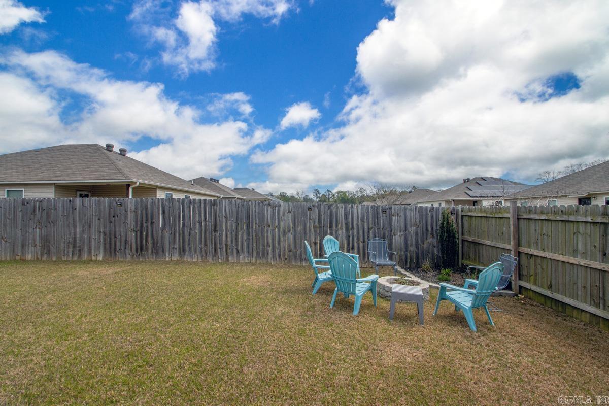 BENJAMIN GROVE - Residential