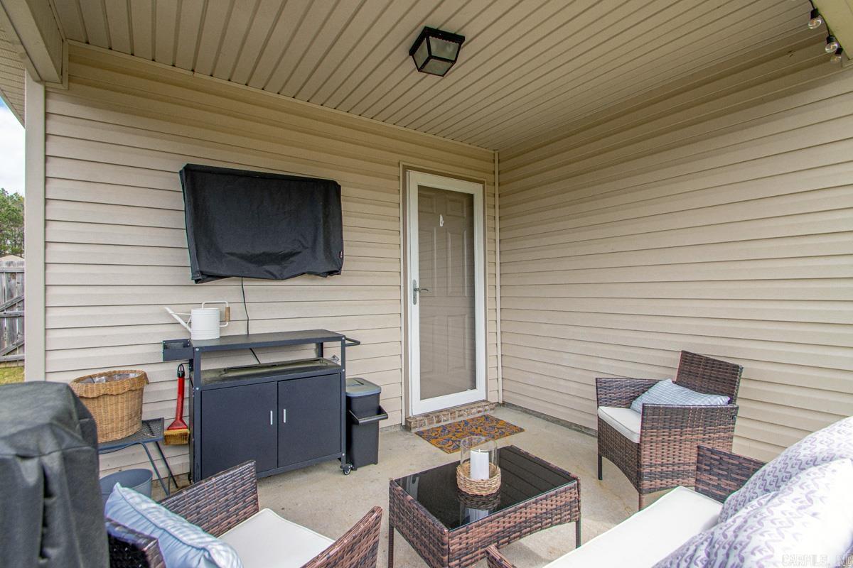 BENJAMIN GROVE - Residential