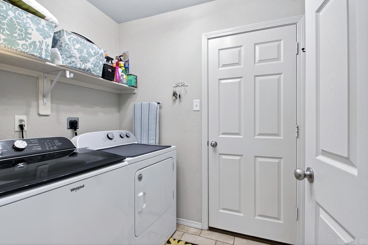 BENJAMIN GROVE - Residential