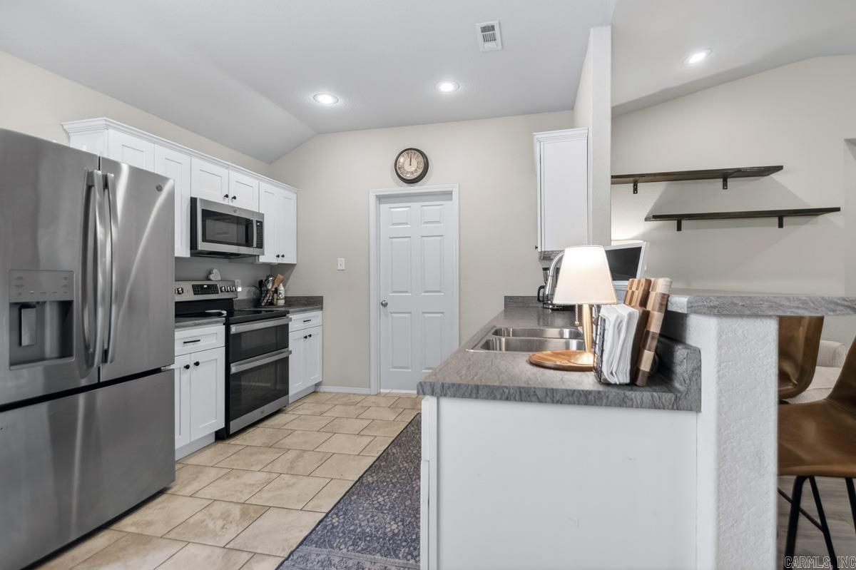 BENJAMIN GROVE - Residential