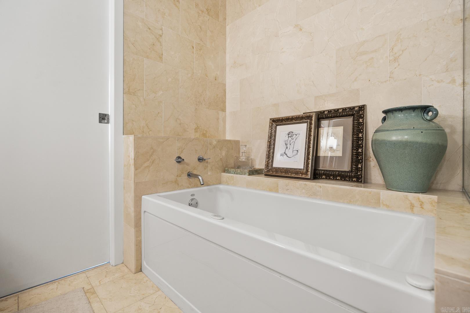 RIVER MARKET PLACE - Residential