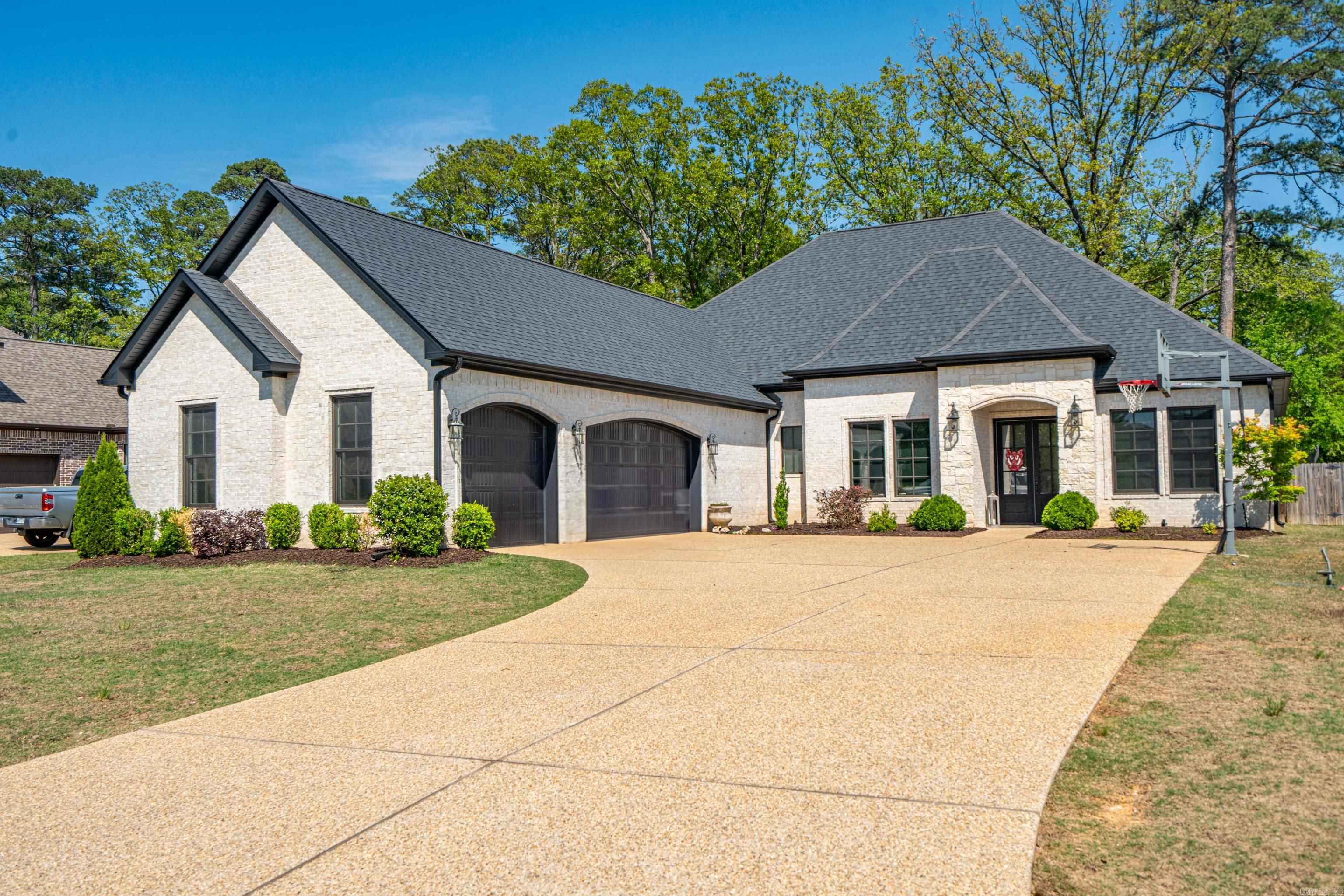 ARLINGTON PARK - Residential