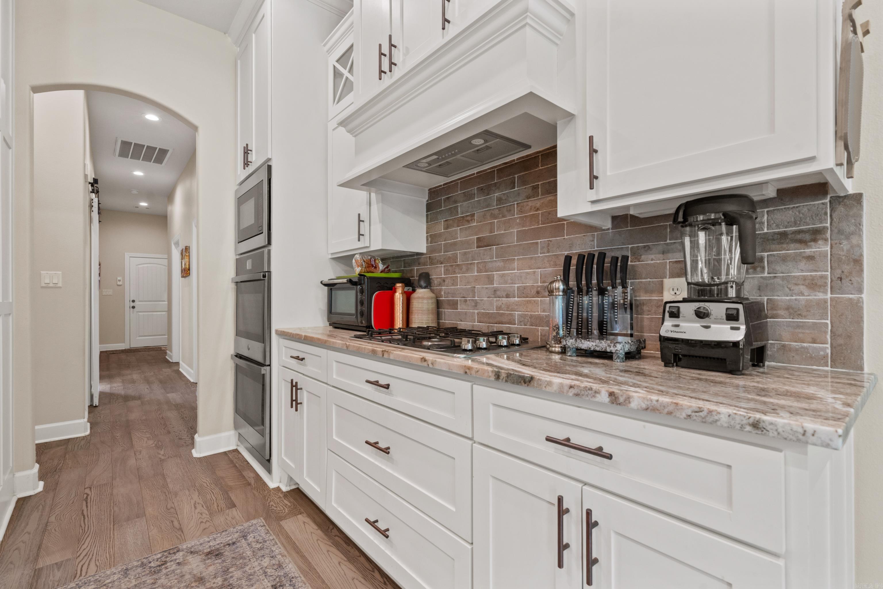 ARLINGTON PARK - Residential