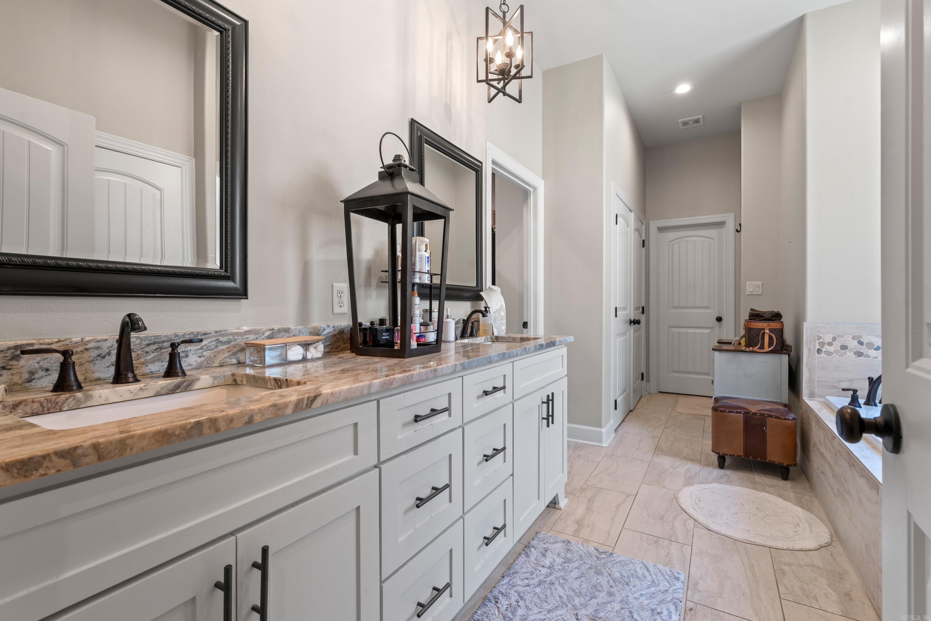 ARLINGTON PARK - Residential