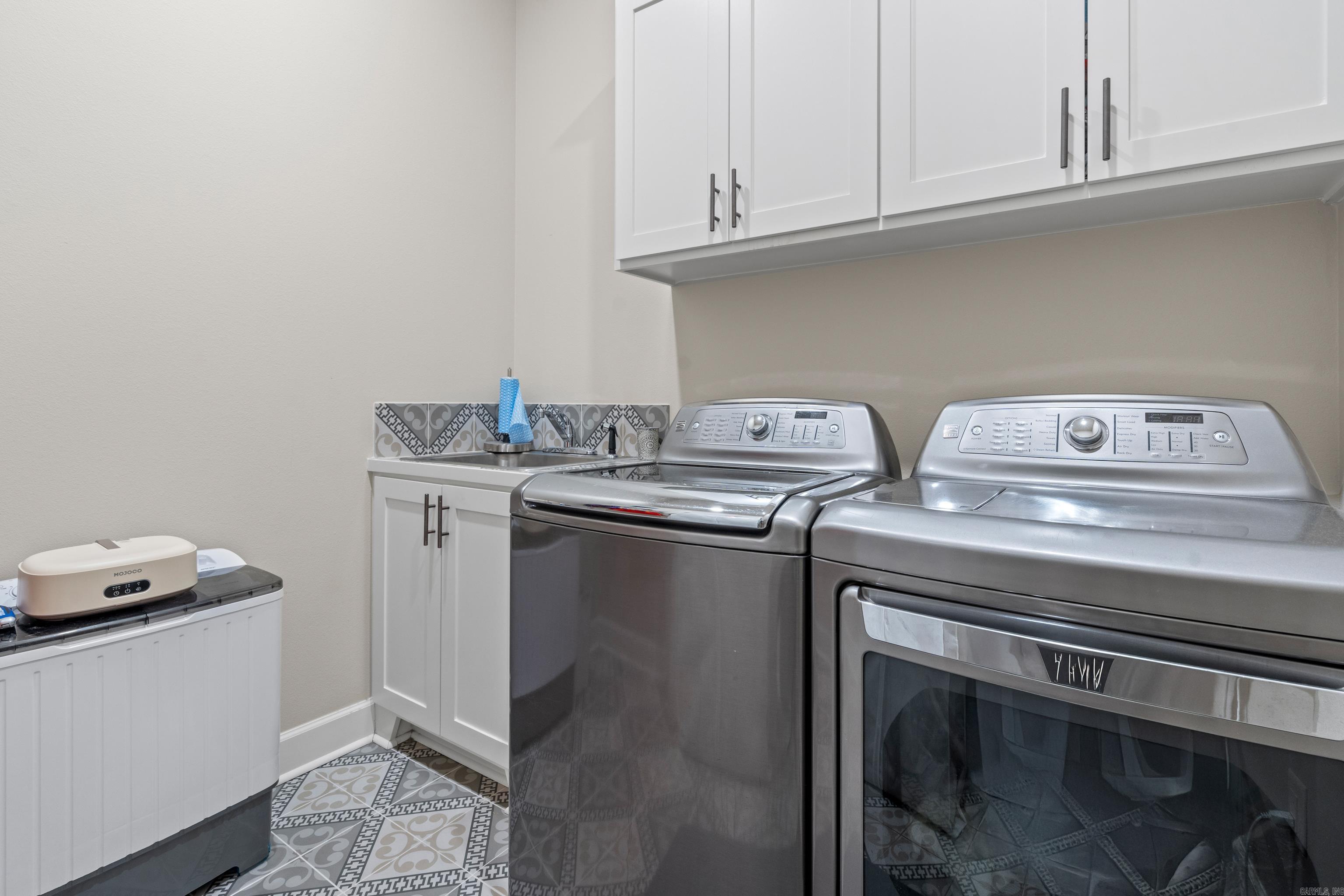 ARLINGTON PARK - Residential