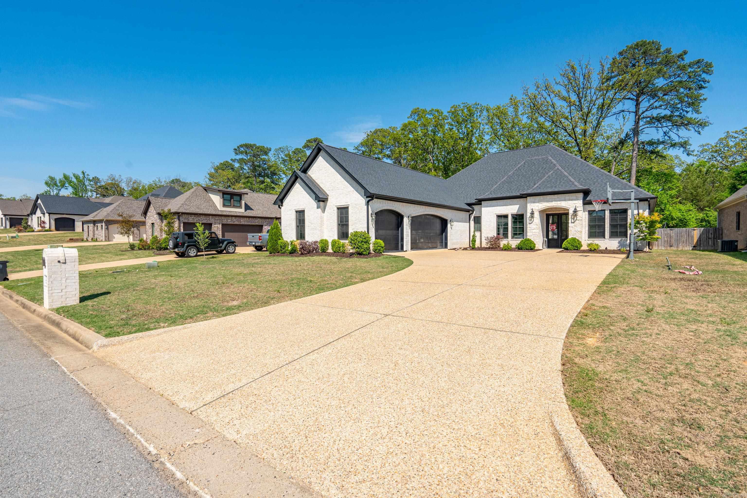 ARLINGTON PARK - Residential