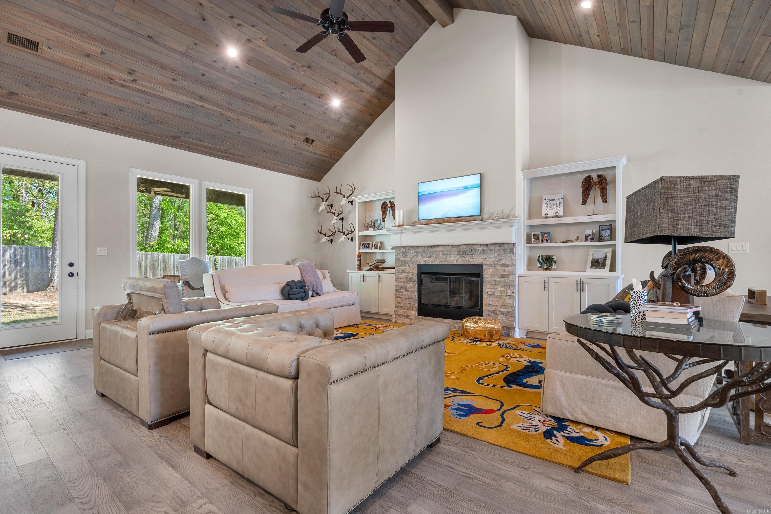 ARLINGTON PARK - Residential