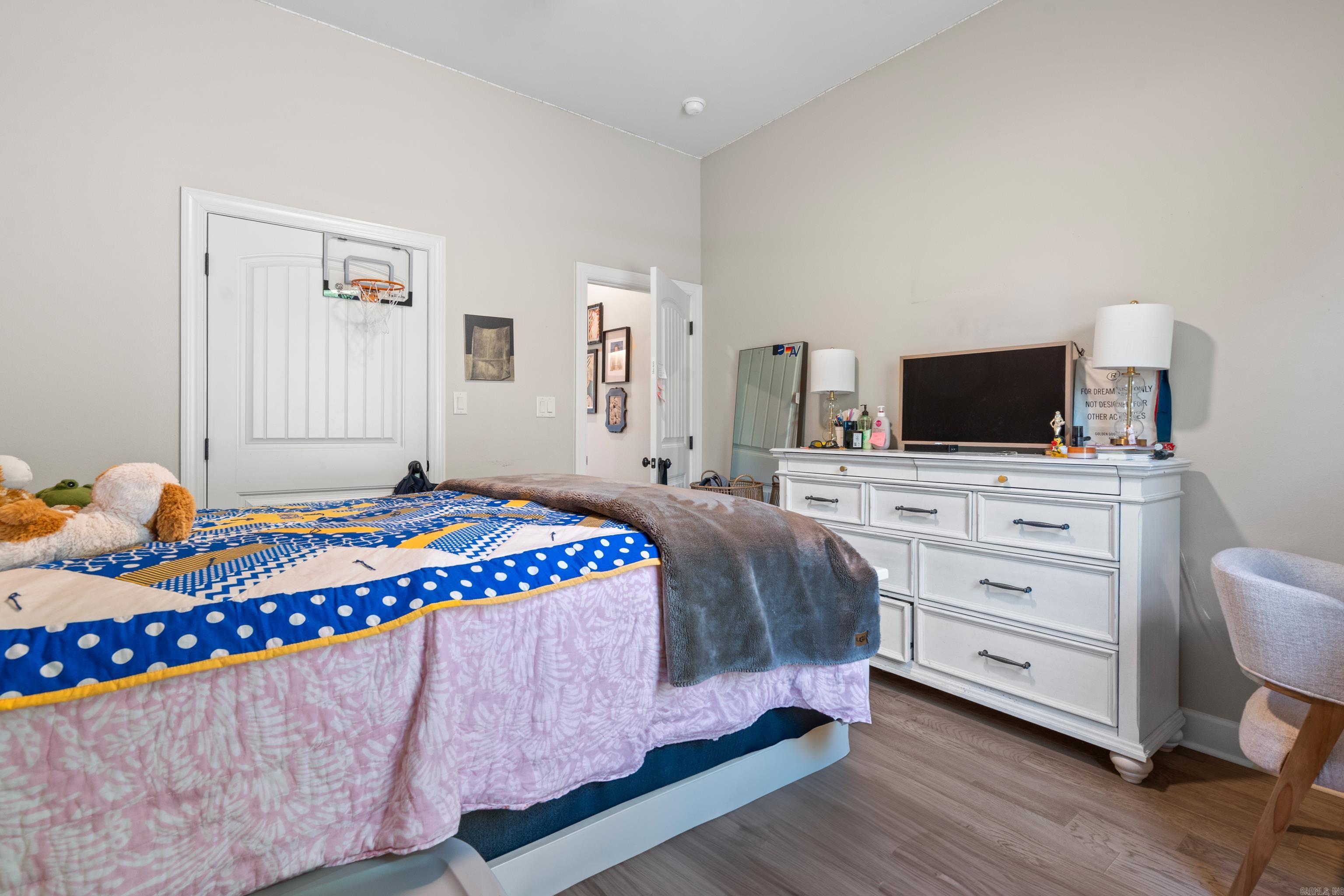 ARLINGTON PARK - Residential