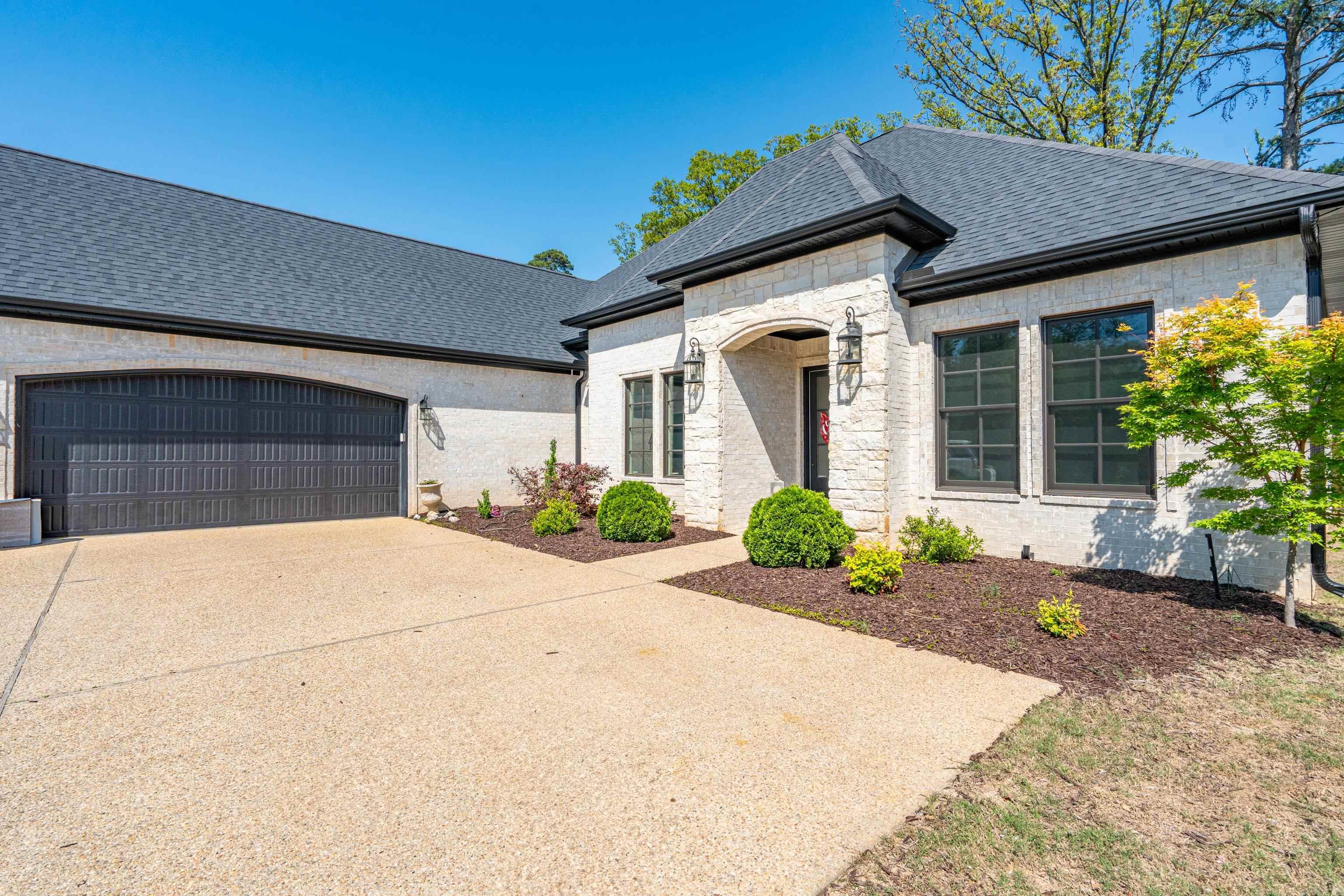 ARLINGTON PARK - Residential