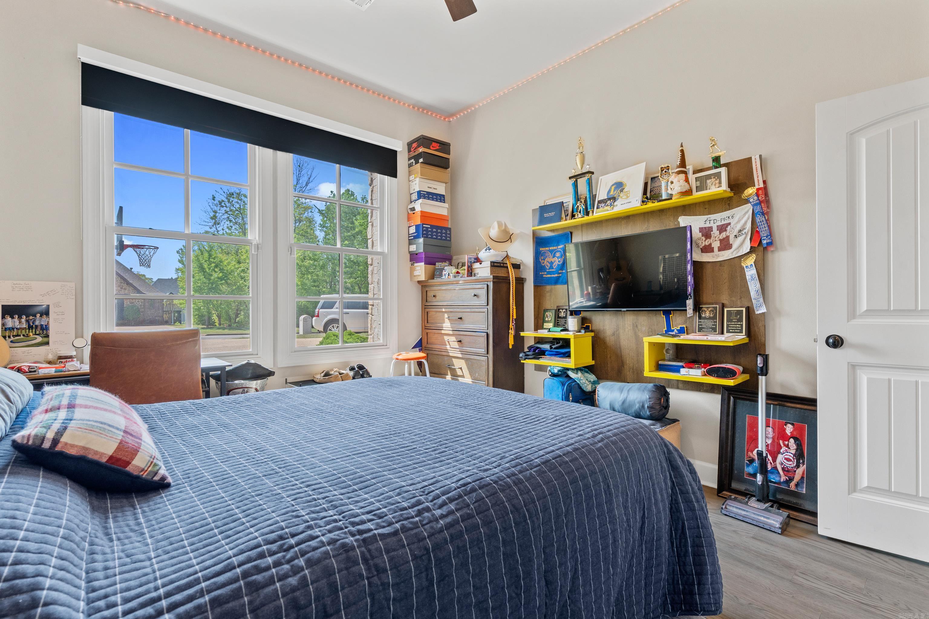 ARLINGTON PARK - Residential