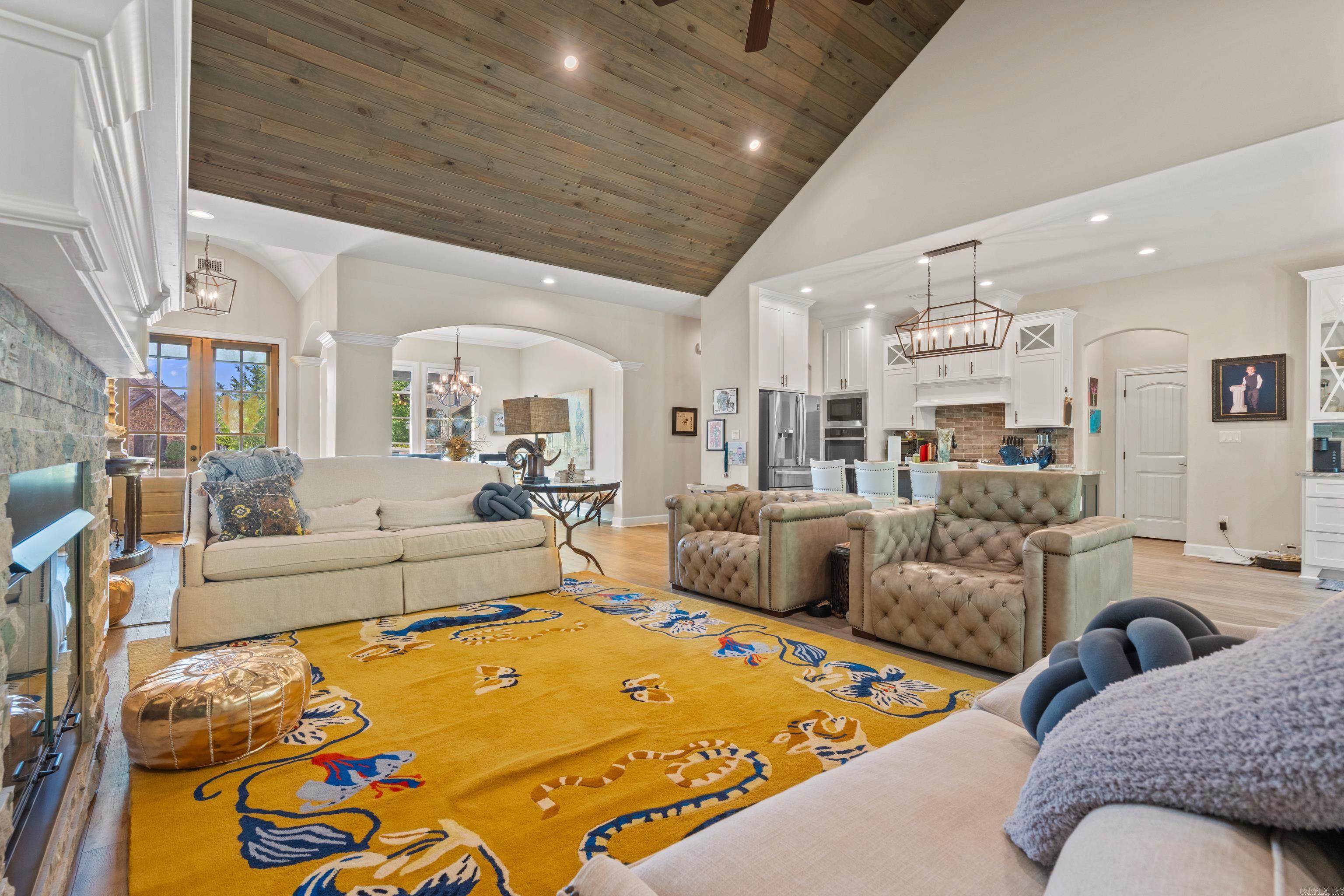 ARLINGTON PARK - Residential