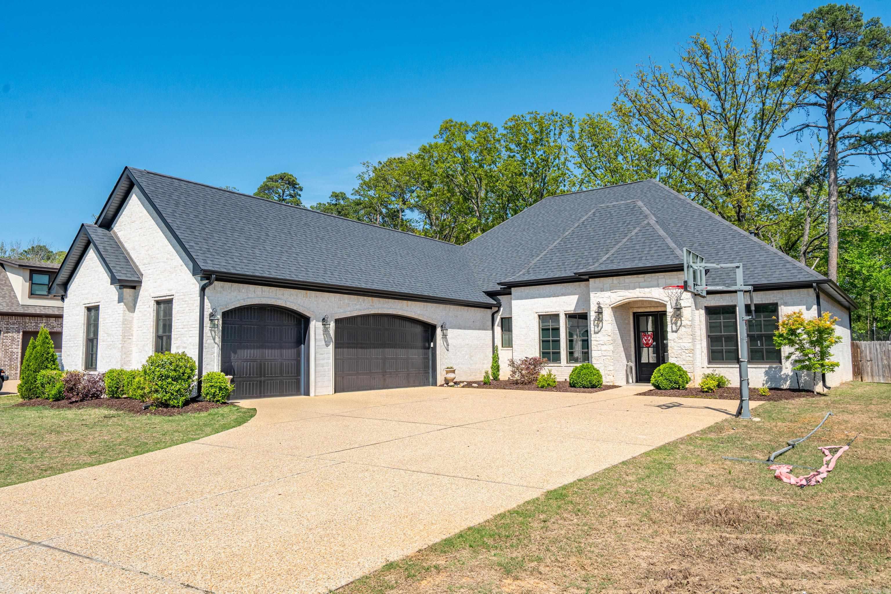 ARLINGTON PARK - Residential