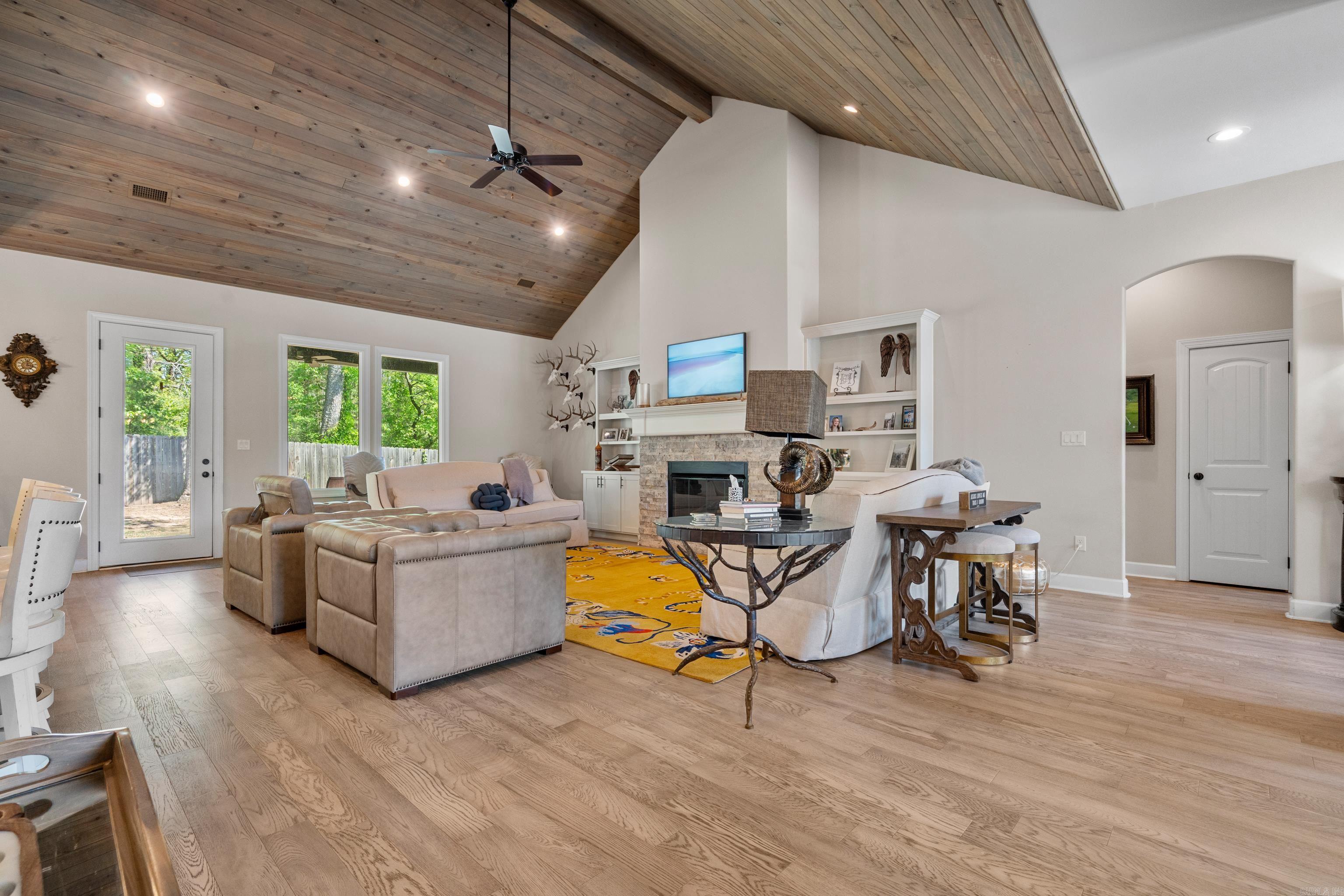 ARLINGTON PARK - Residential