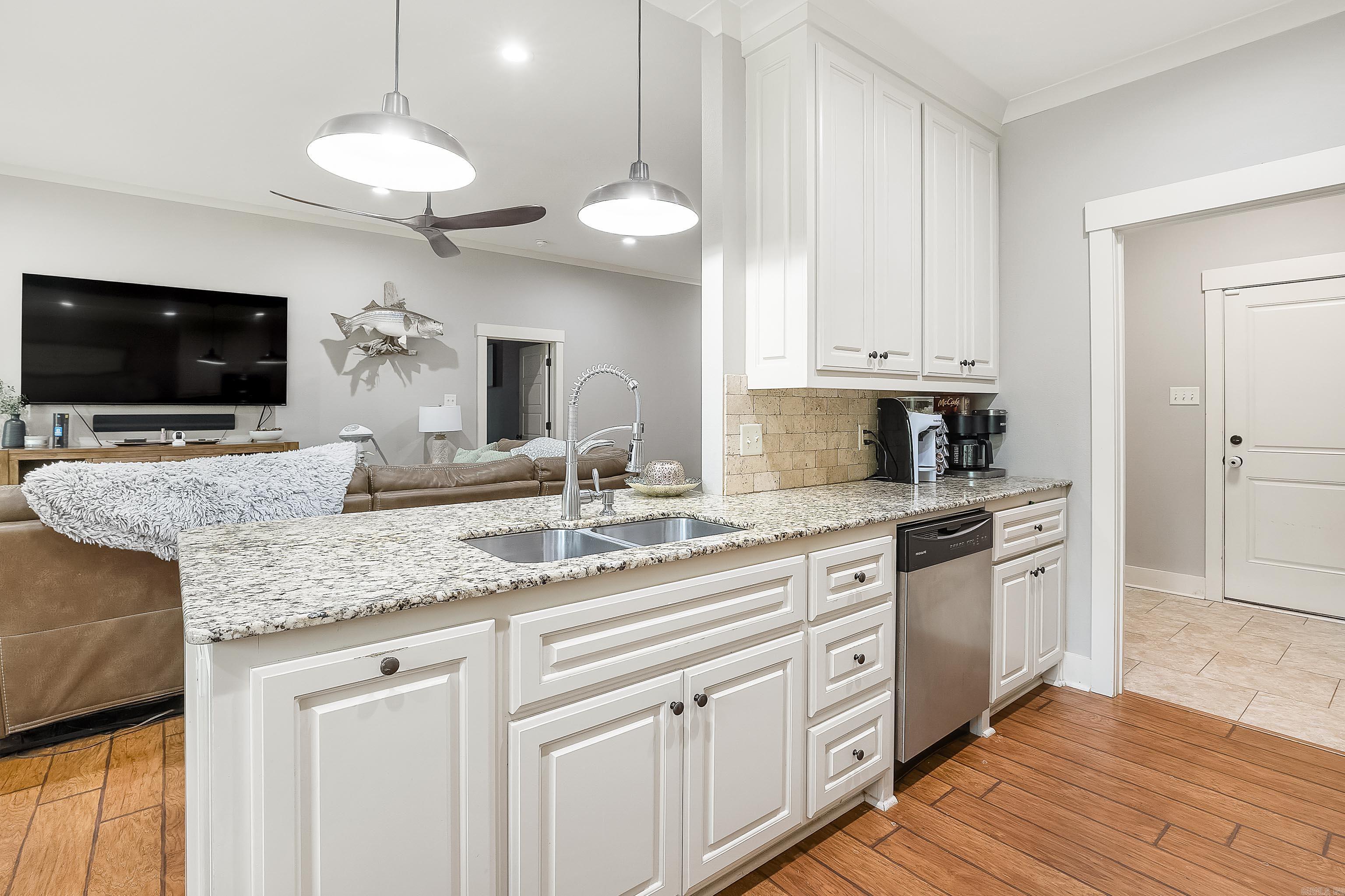 HALEY COURT - Residential