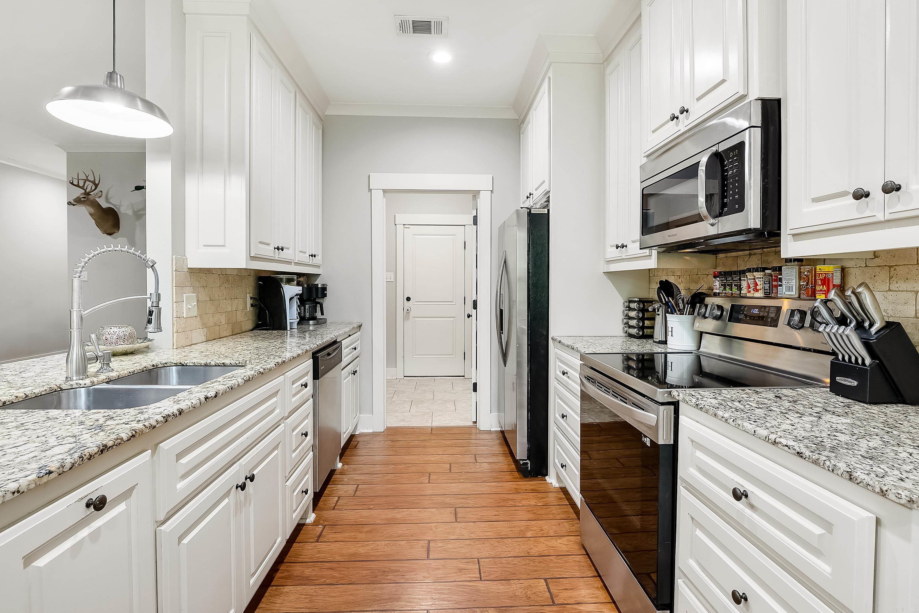 HALEY COURT - Residential