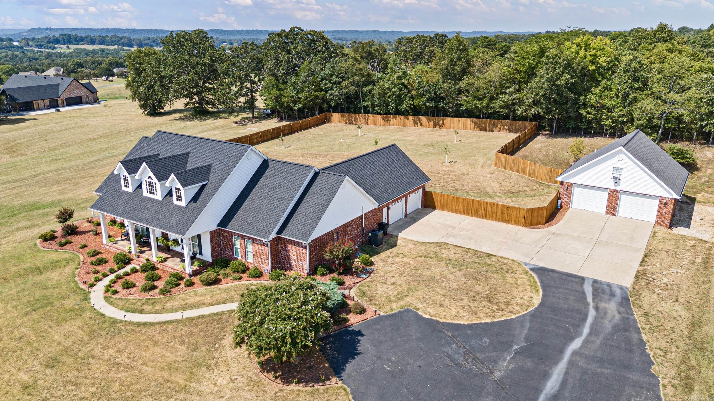 WOODRIDGE ATTEBERY - Residential