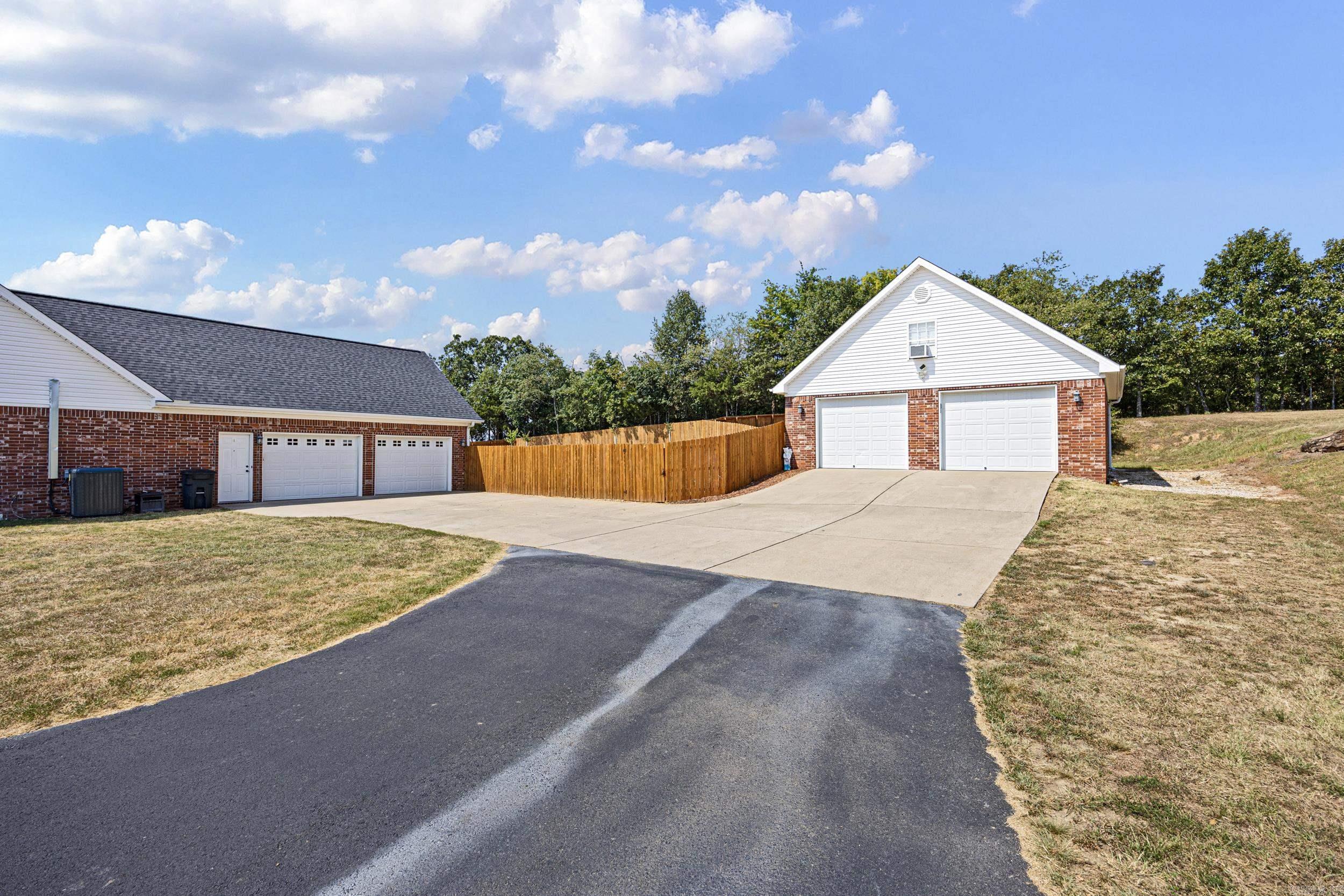 WOODRIDGE ATTEBERY - Residential