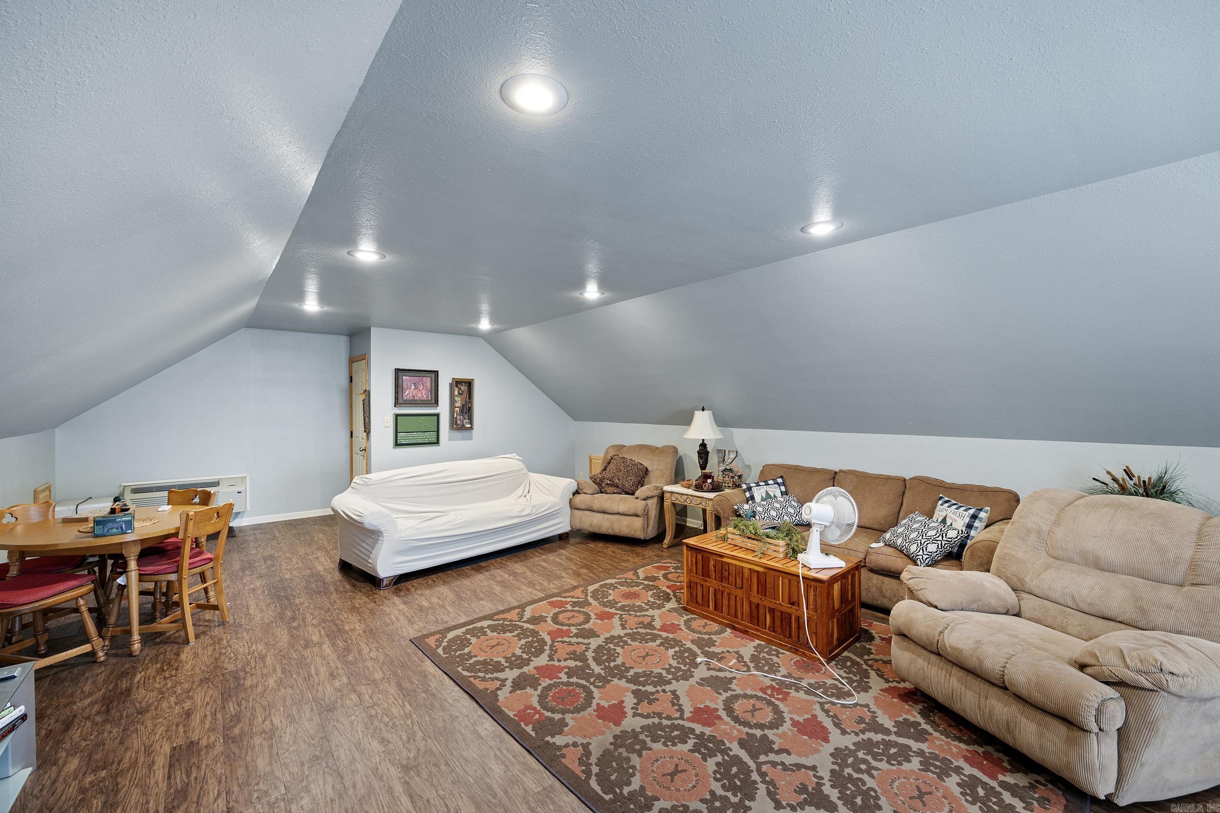 WOODRIDGE ATTEBERY - Residential