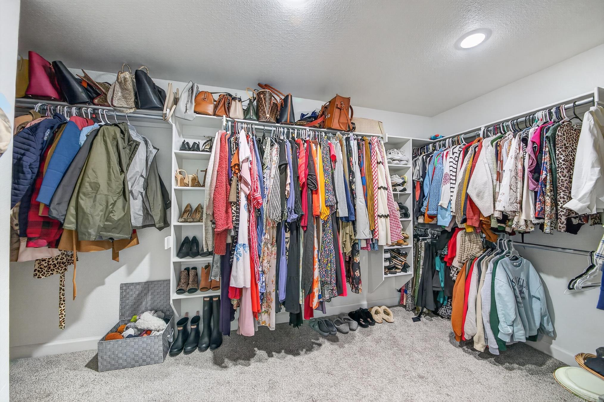 HERITAGE MEADOWS - Residential