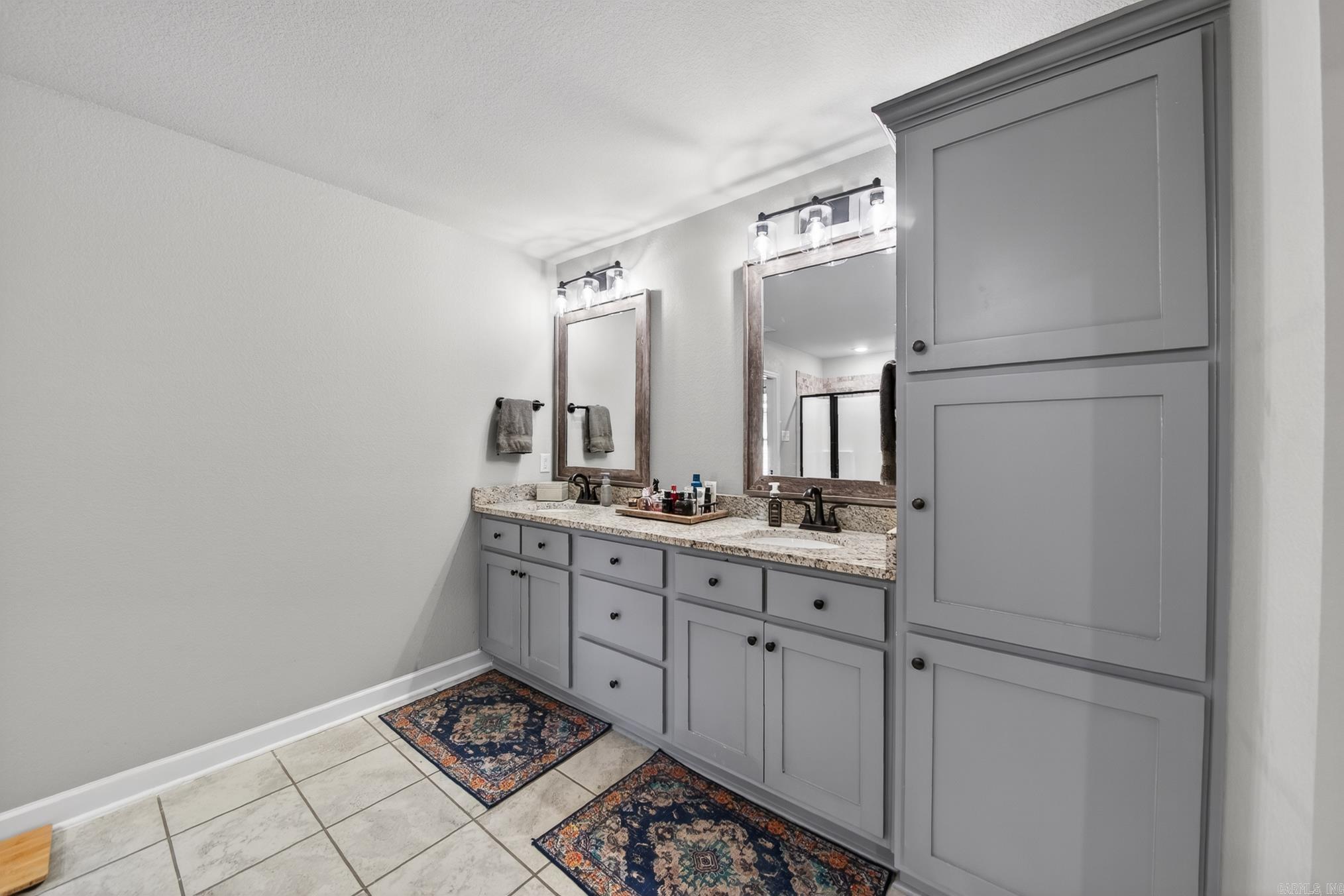 HERITAGE MEADOWS - Residential