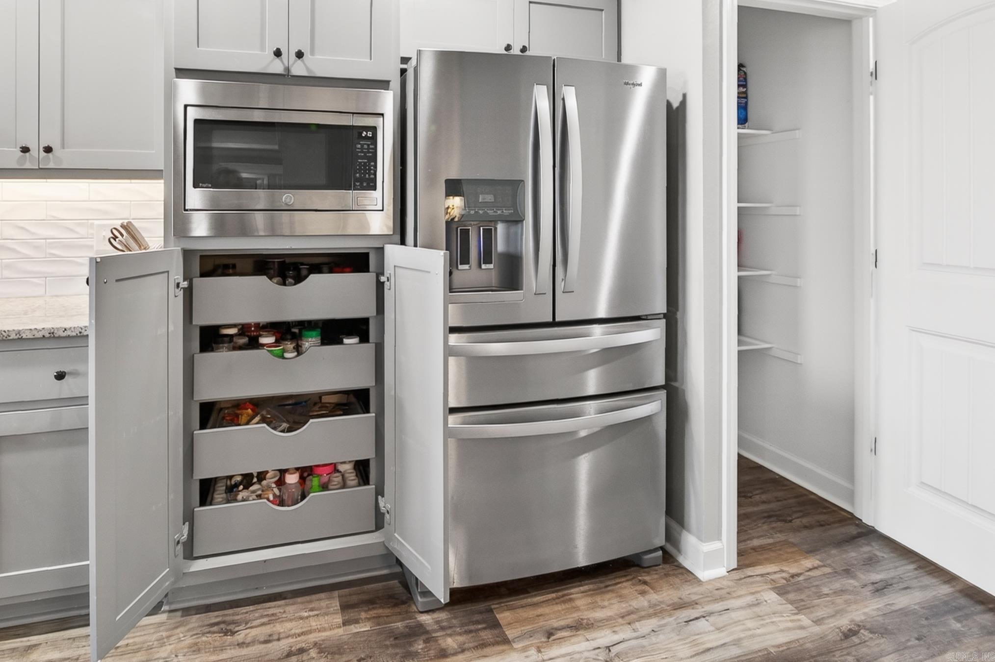 HERITAGE MEADOWS - Residential