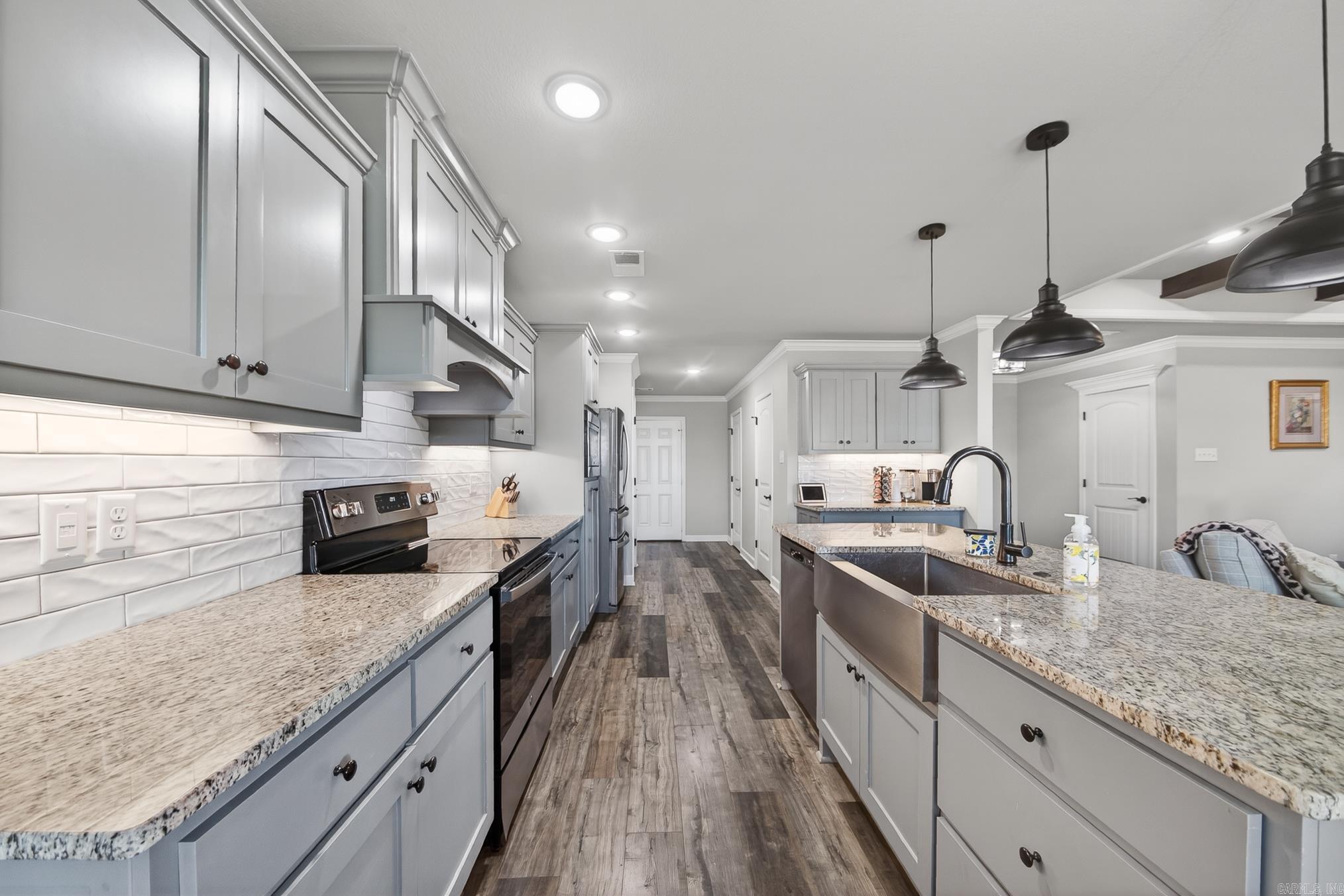 HERITAGE MEADOWS - Residential