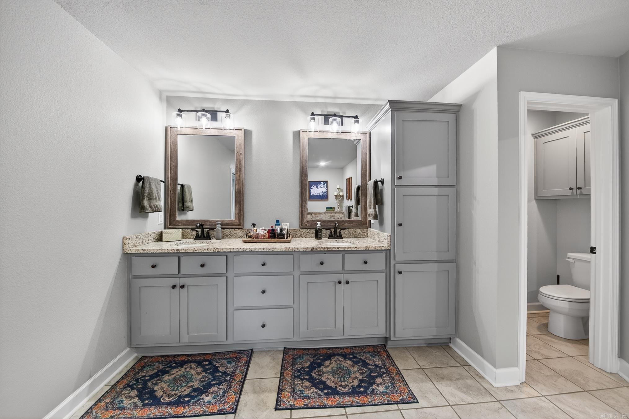 HERITAGE MEADOWS - Residential