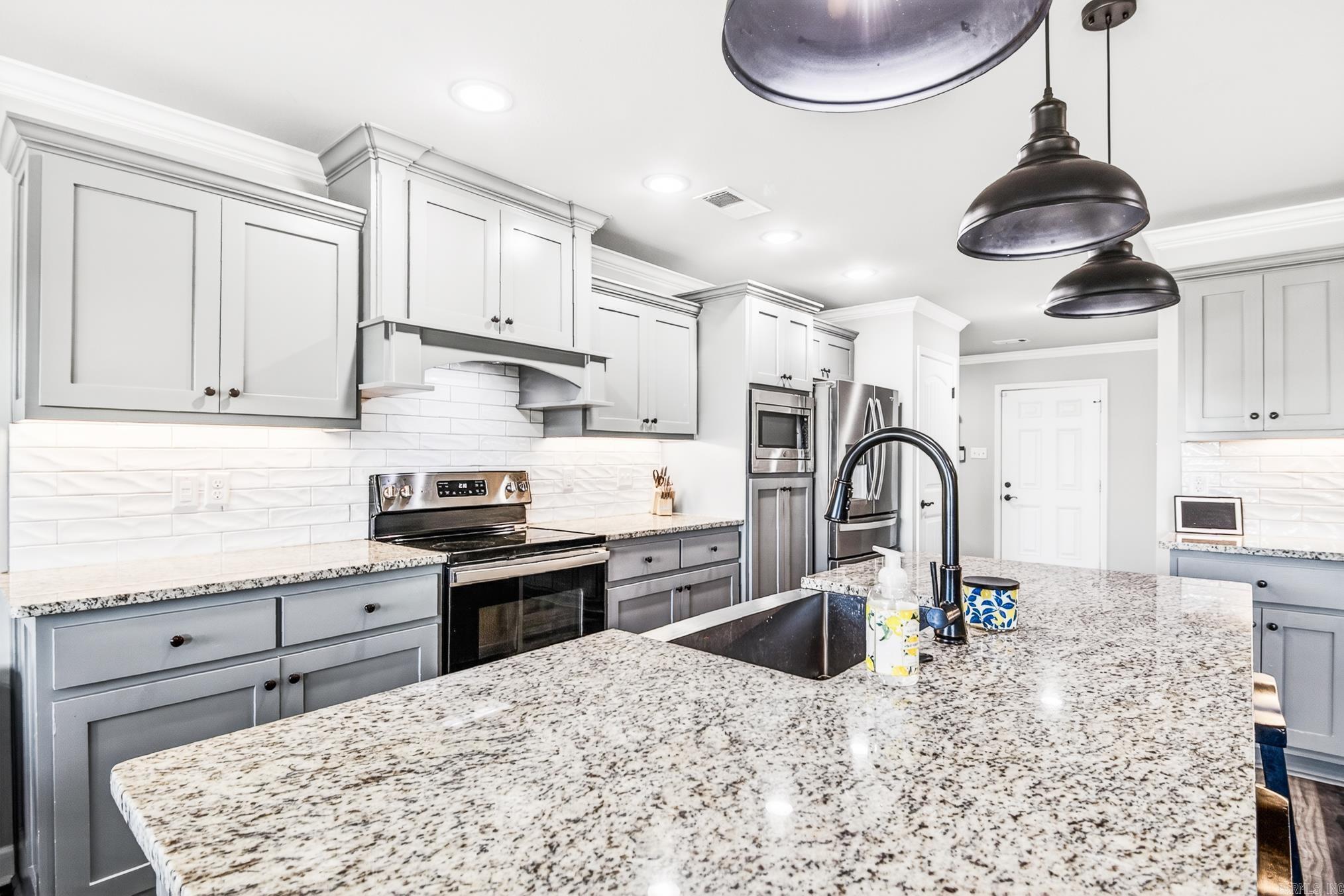 HERITAGE MEADOWS - Residential