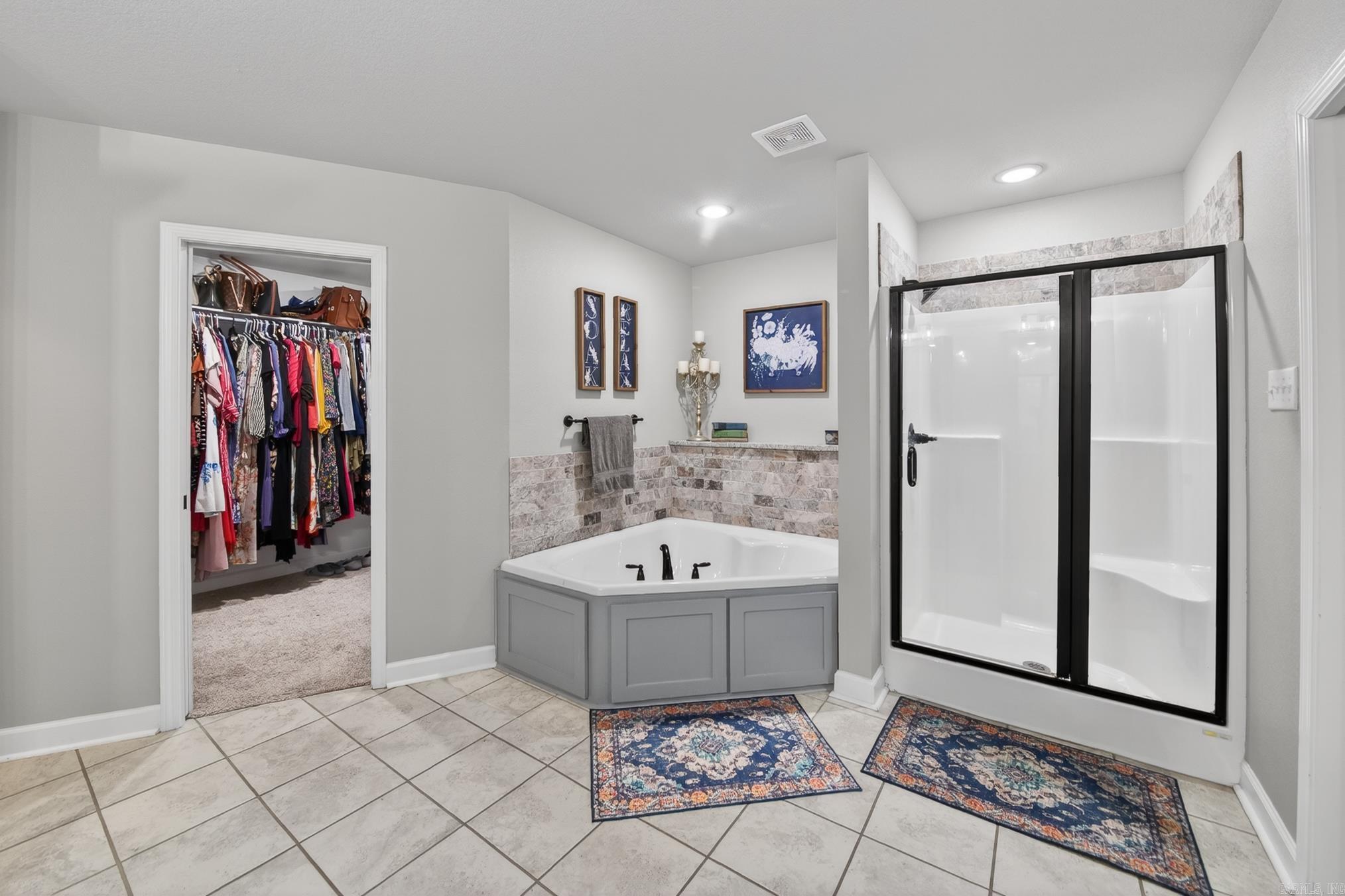 HERITAGE MEADOWS - Residential