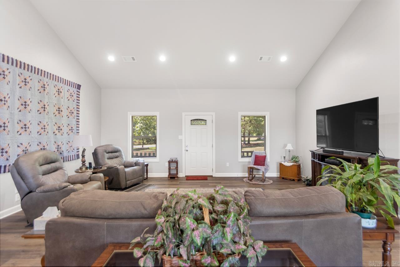 BISMARCK ESTATES - Residential