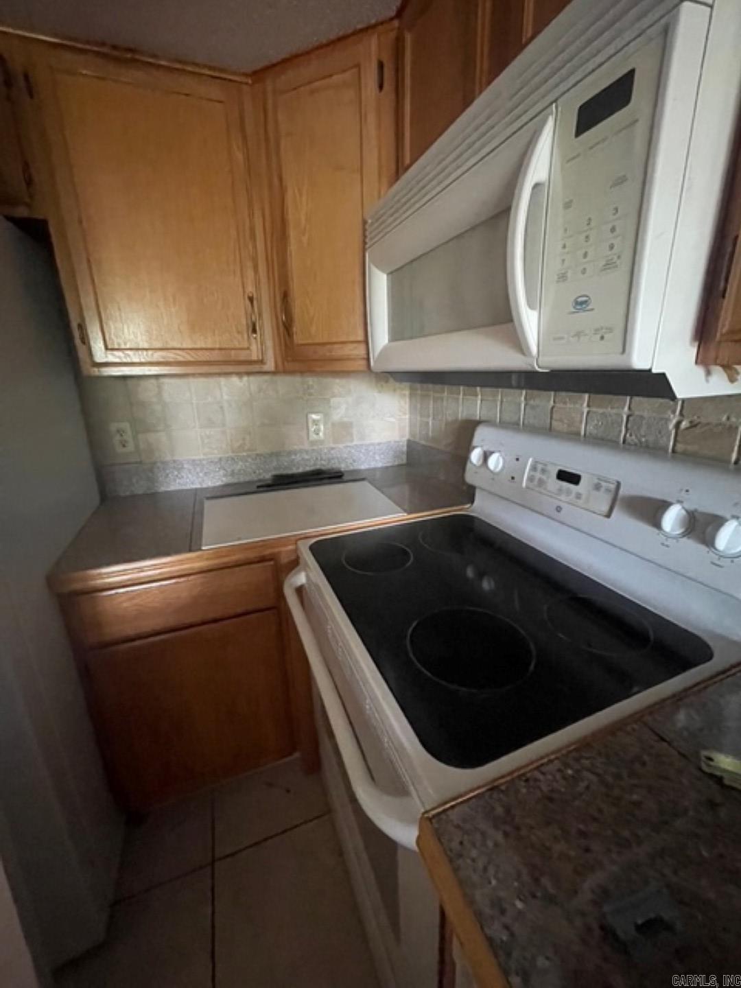 CHELSEA GLADE CONDO - Residential