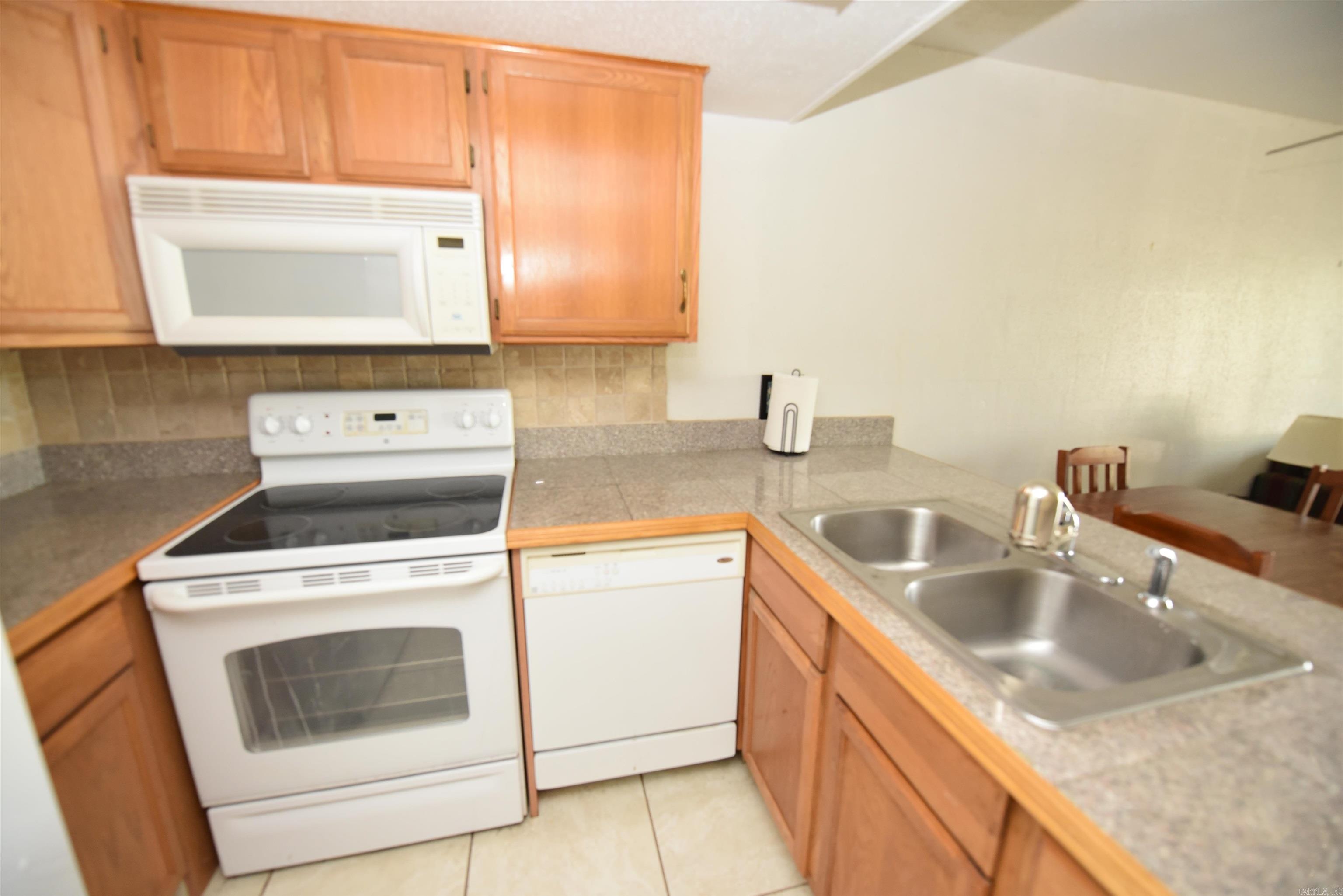 CHELSEA GLADE CONDO - Residential