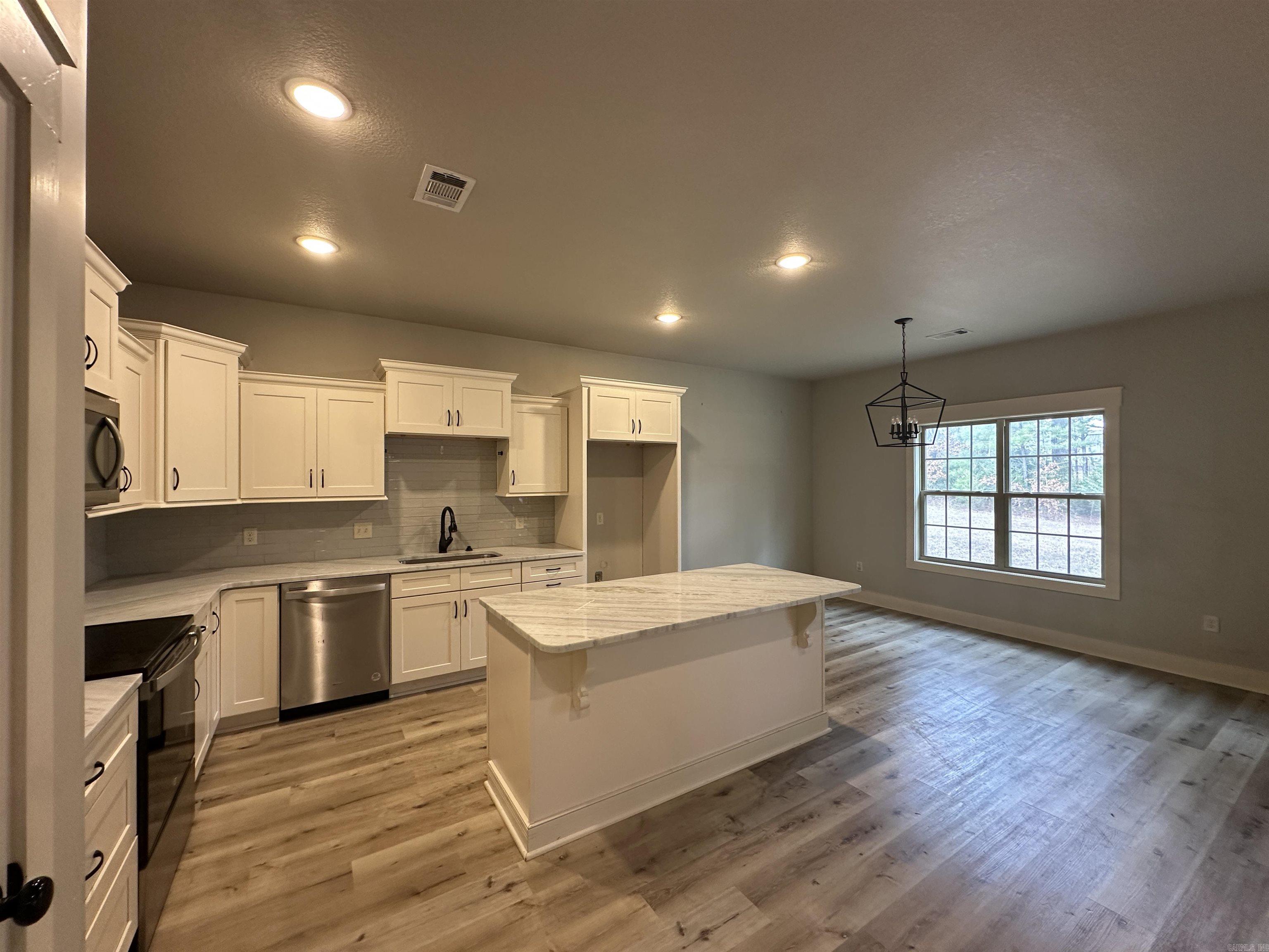 GATLIN CROSSING AT WHISPERING HI - Residential