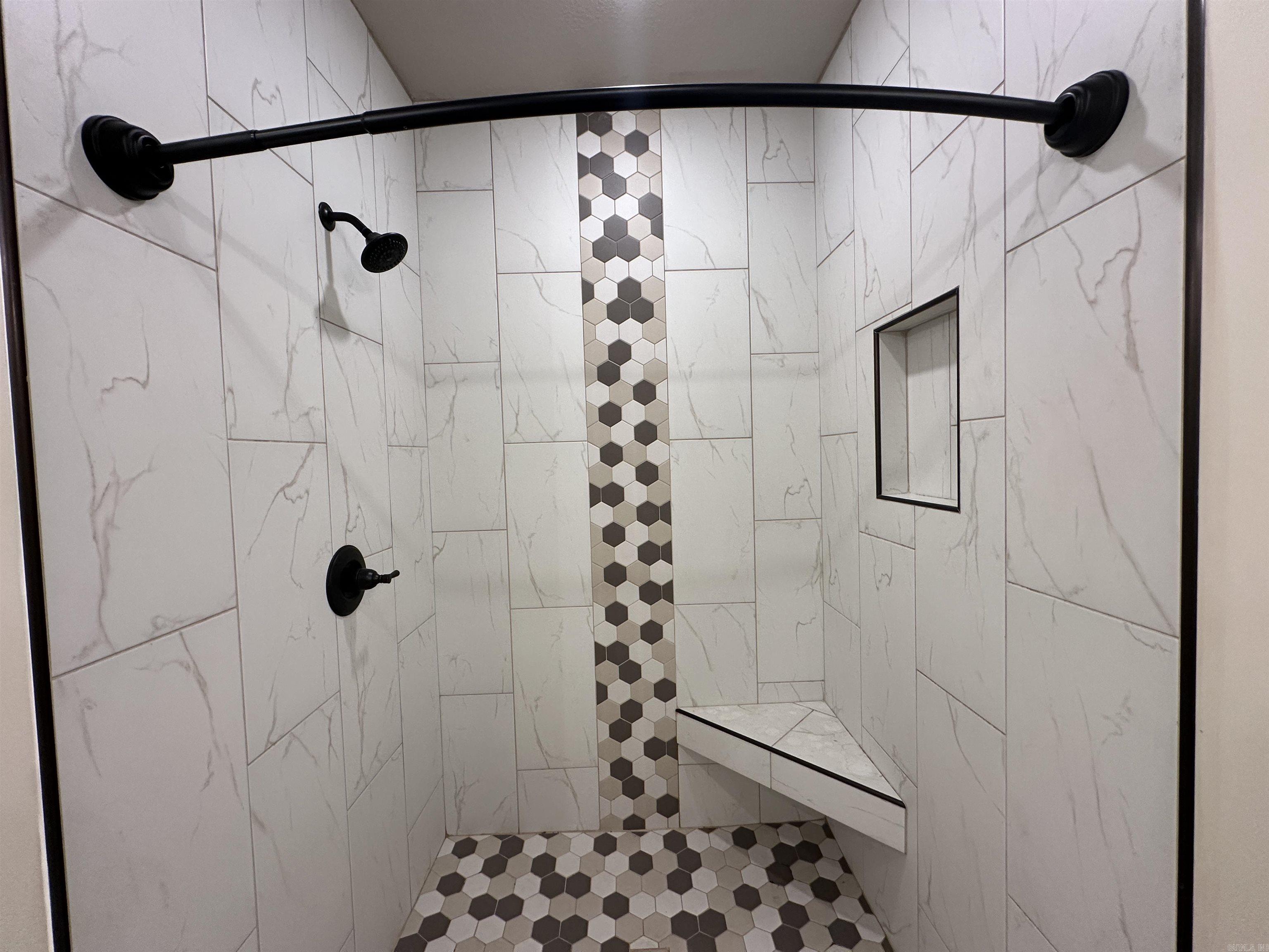GATLIN CROSSING AT WHISPERING HI - Residential