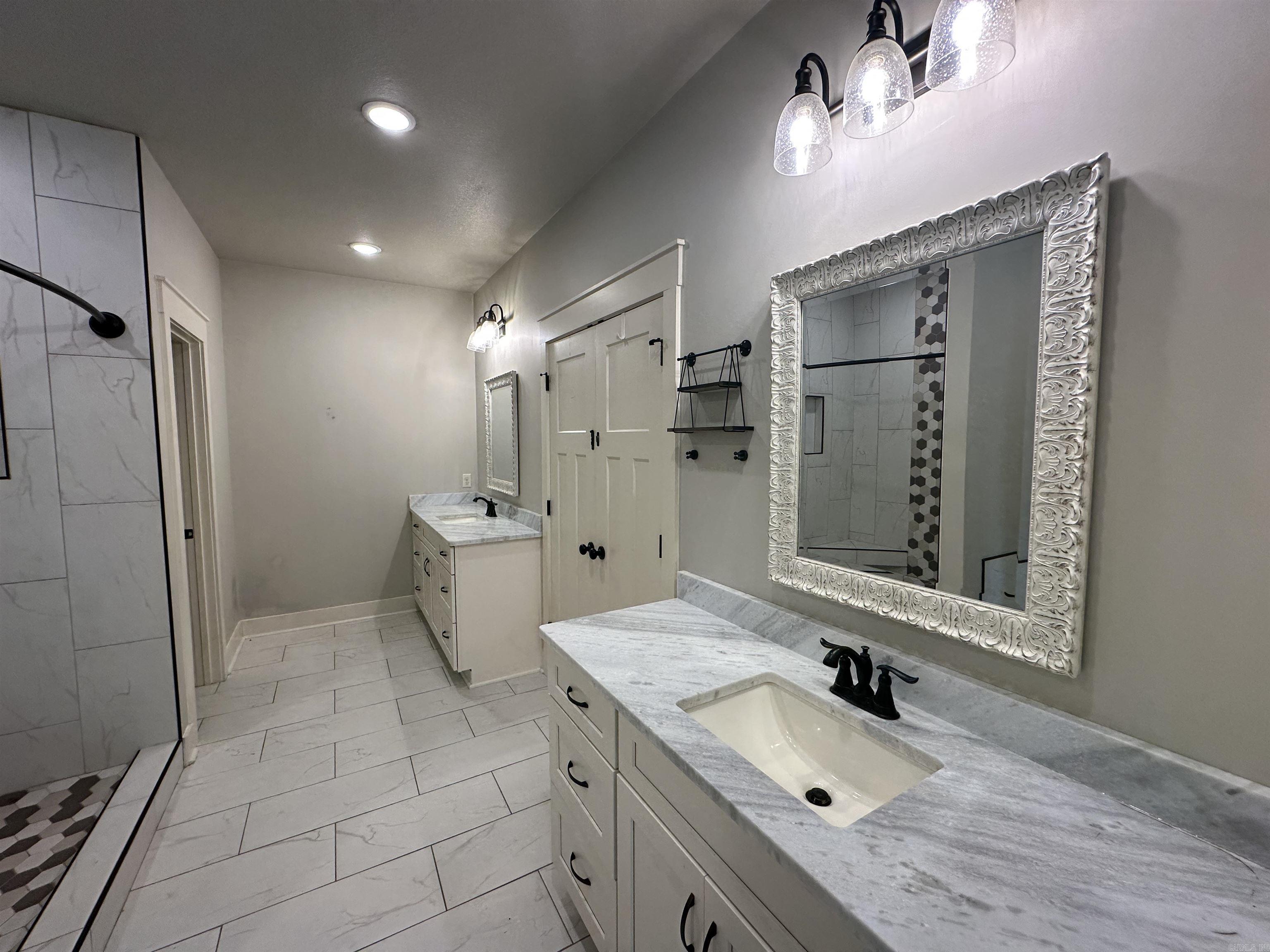 GATLIN CROSSING AT WHISPERING HI - Residential