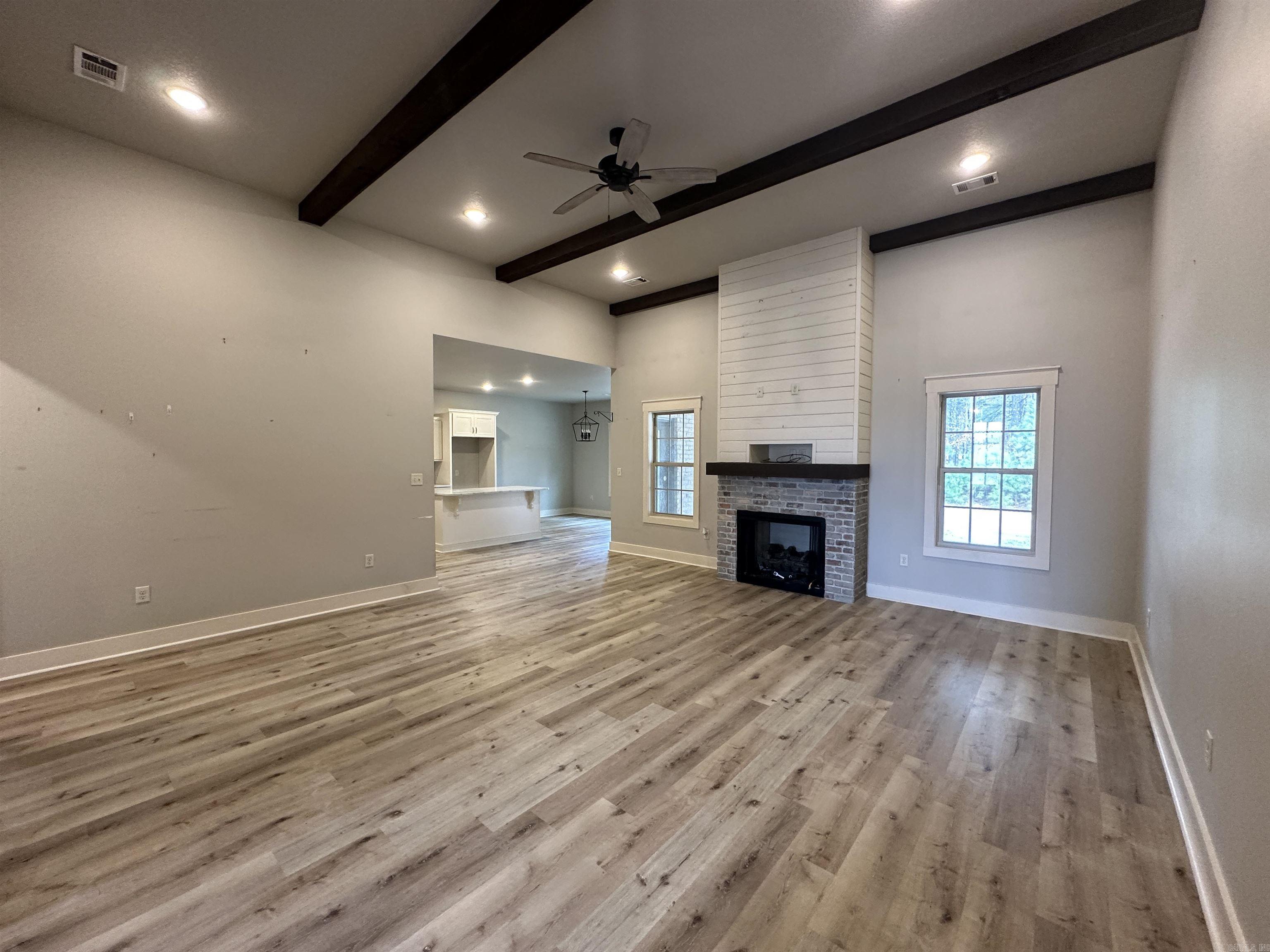 GATLIN CROSSING AT WHISPERING HI - Residential