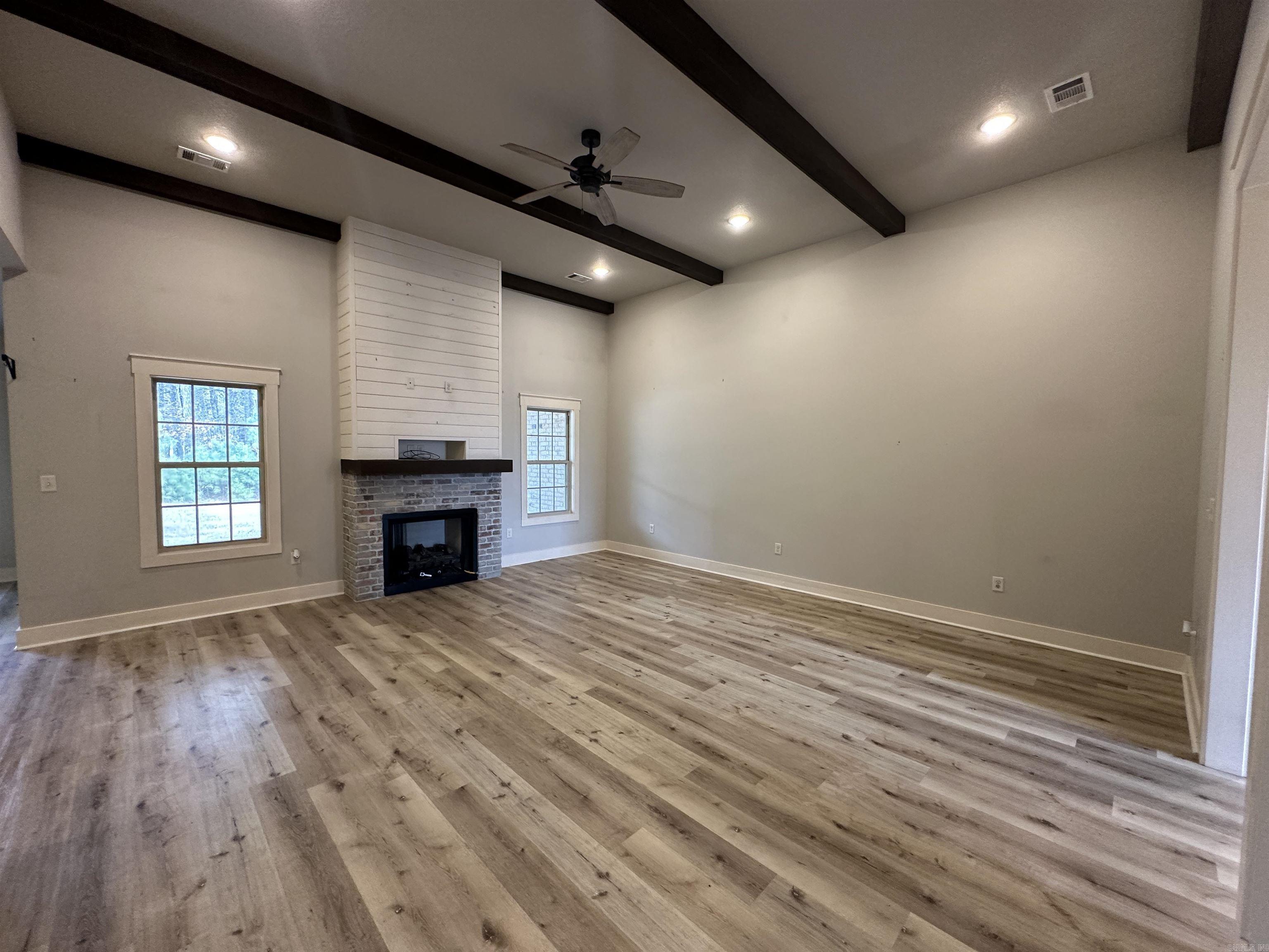 GATLIN CROSSING AT WHISPERING HI - Residential