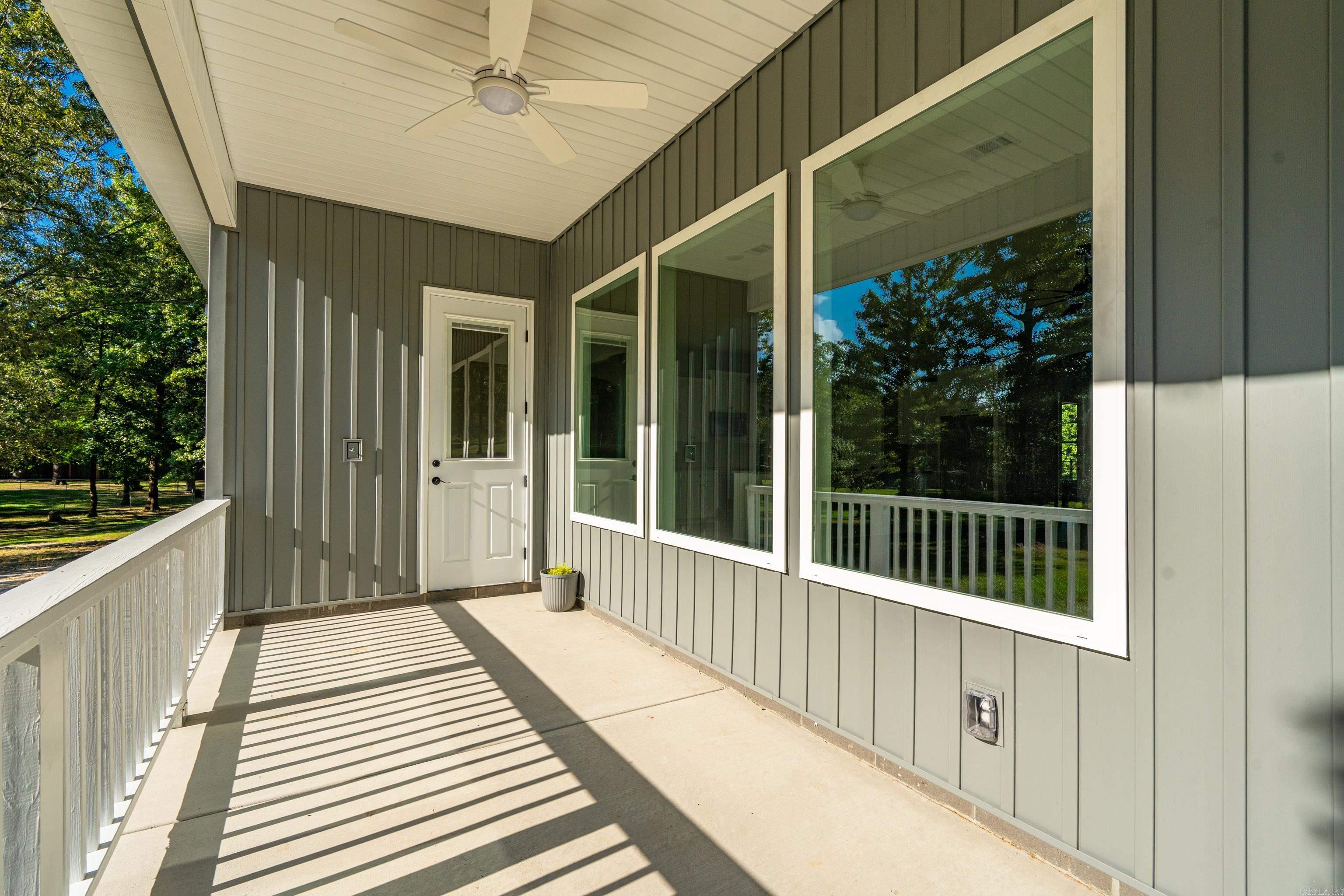 Lake Hamilton-Outside - Residential