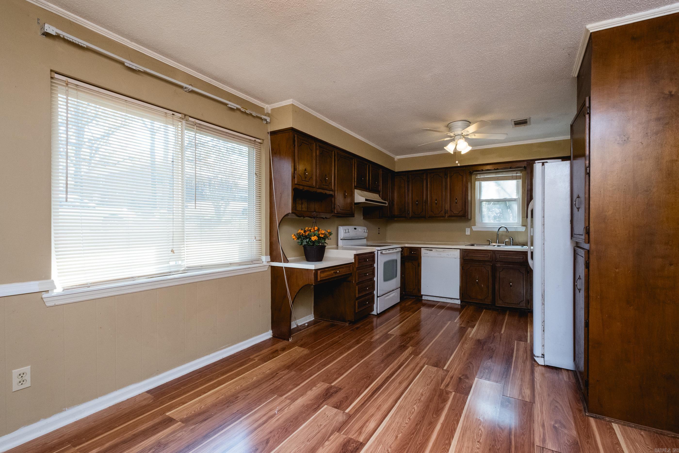 MARLOWE MANOR - Residential