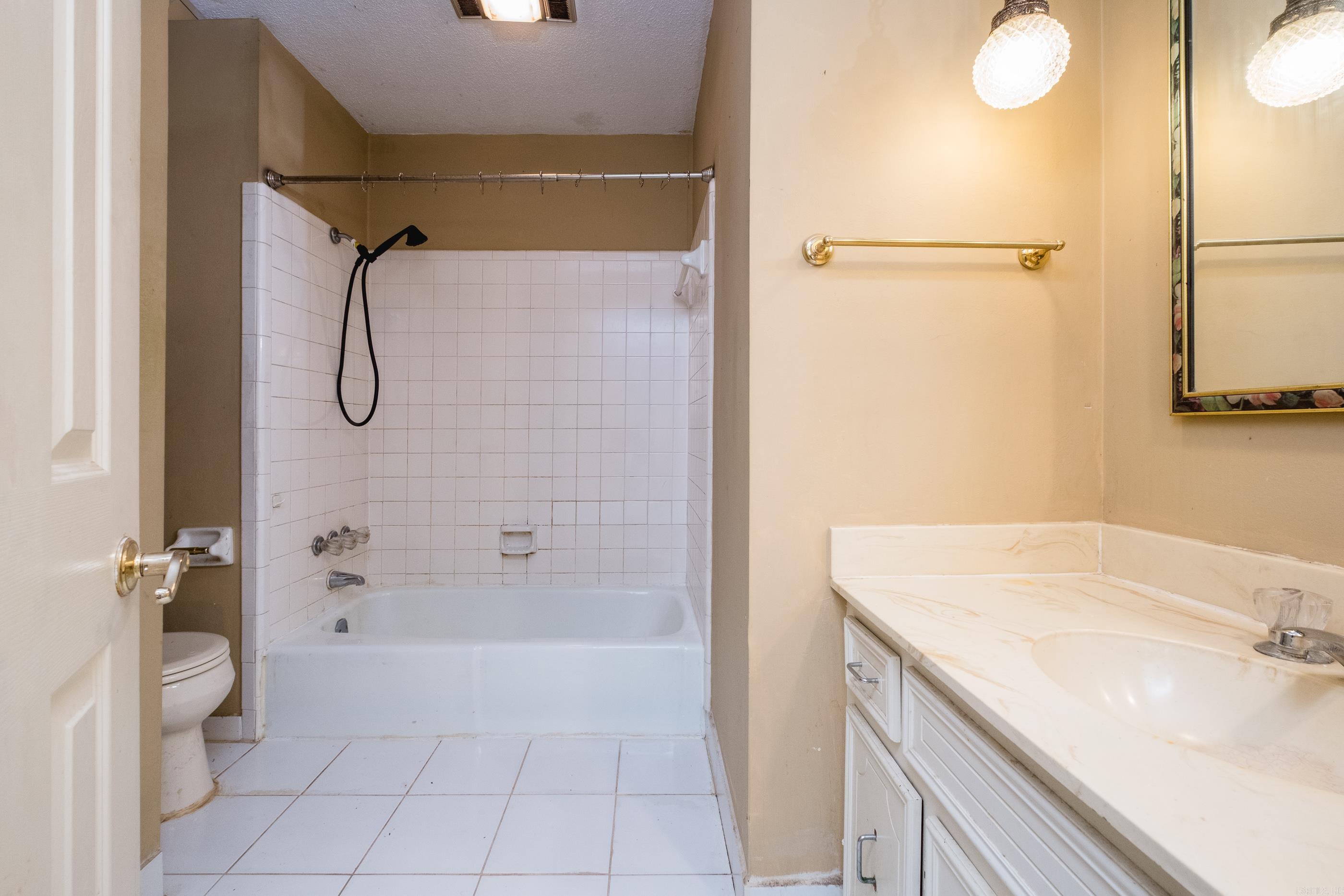 MARLOWE MANOR - Residential