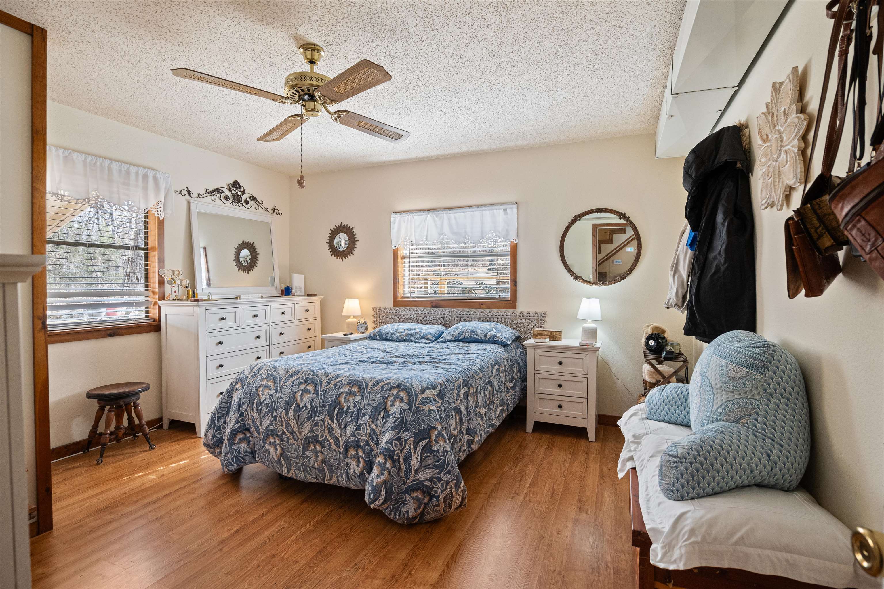 White Horse Mountain - Residential