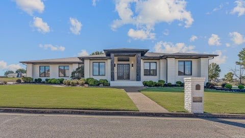 Photo of 3314 Sandwedge Dr, Paragould, AR 72450 (MLS # 26042616)