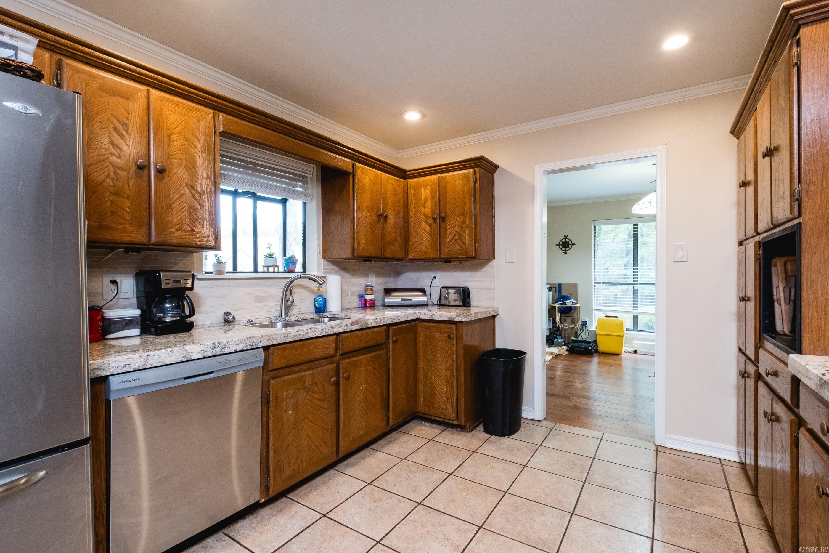 MAUMELLE CLUB MANOR TO CRYSTAL - Residential