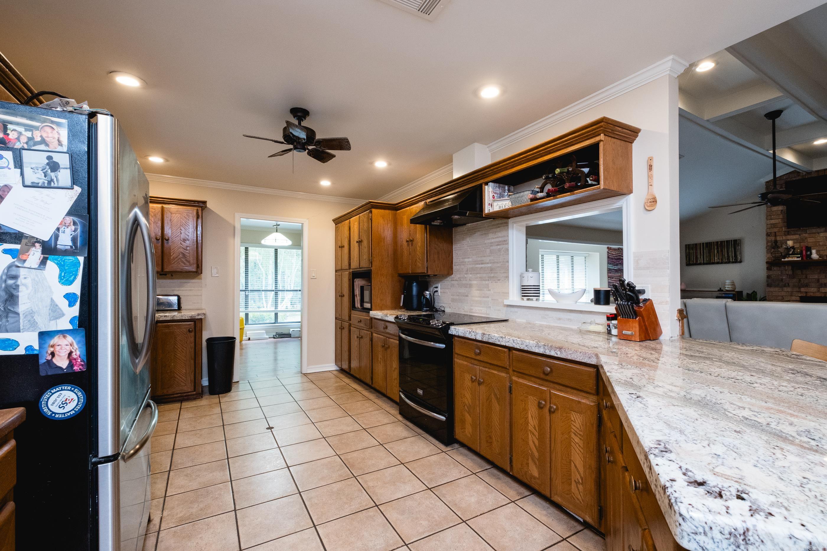 MAUMELLE CLUB MANOR TO CRYSTAL - Residential