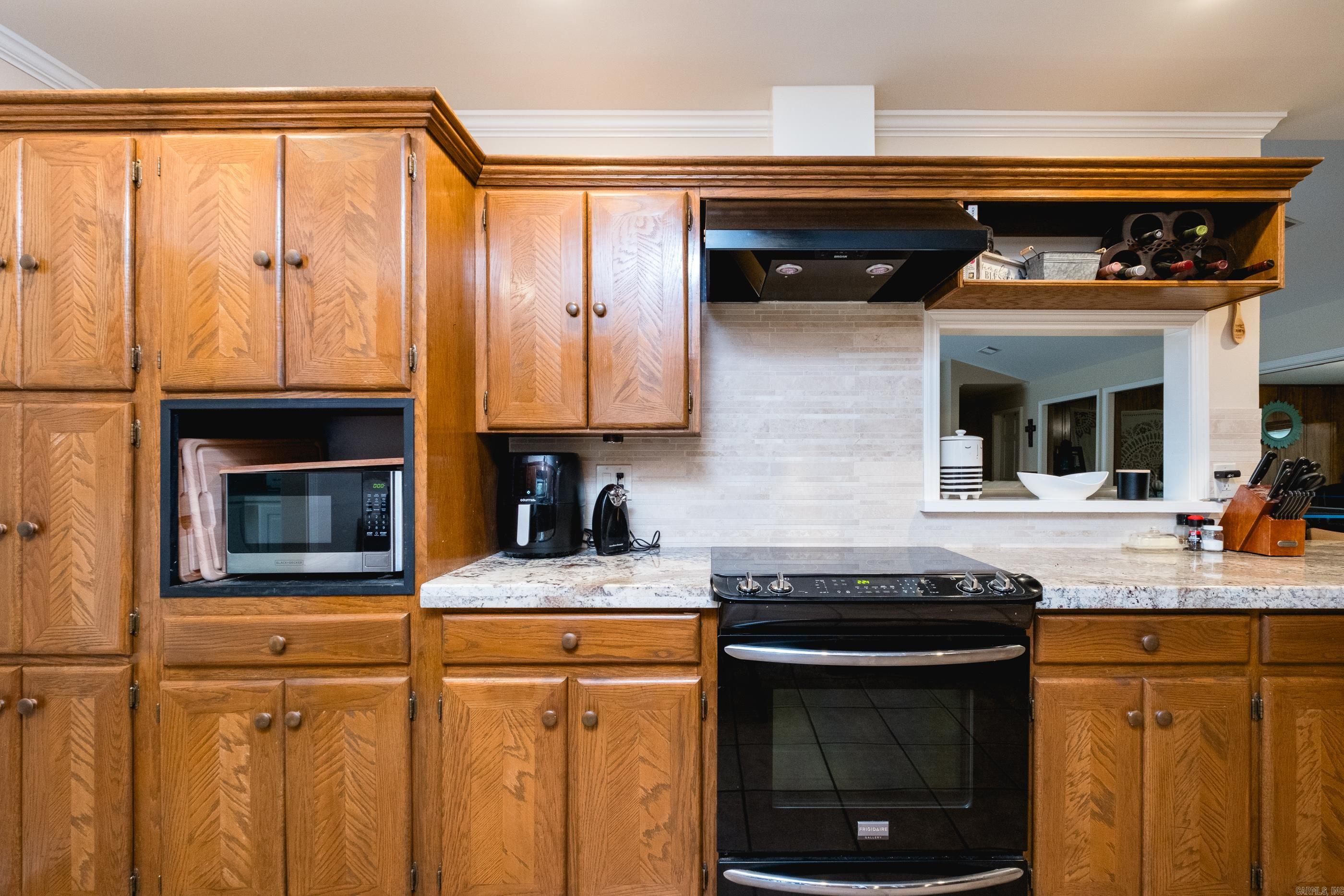 MAUMELLE CLUB MANOR TO CRYSTAL - Residential