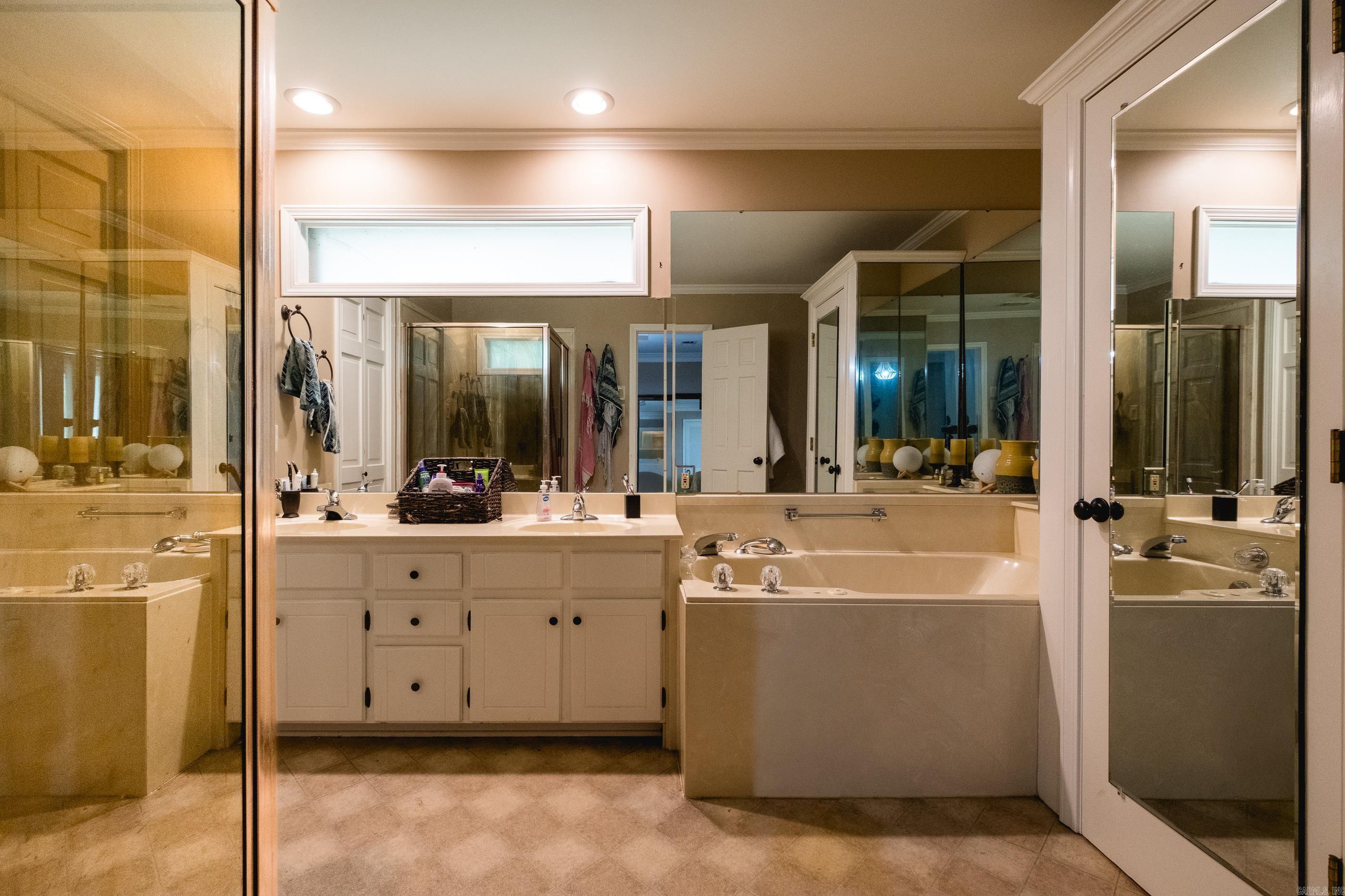 MAUMELLE CLUB MANOR TO CRYSTAL - Residential