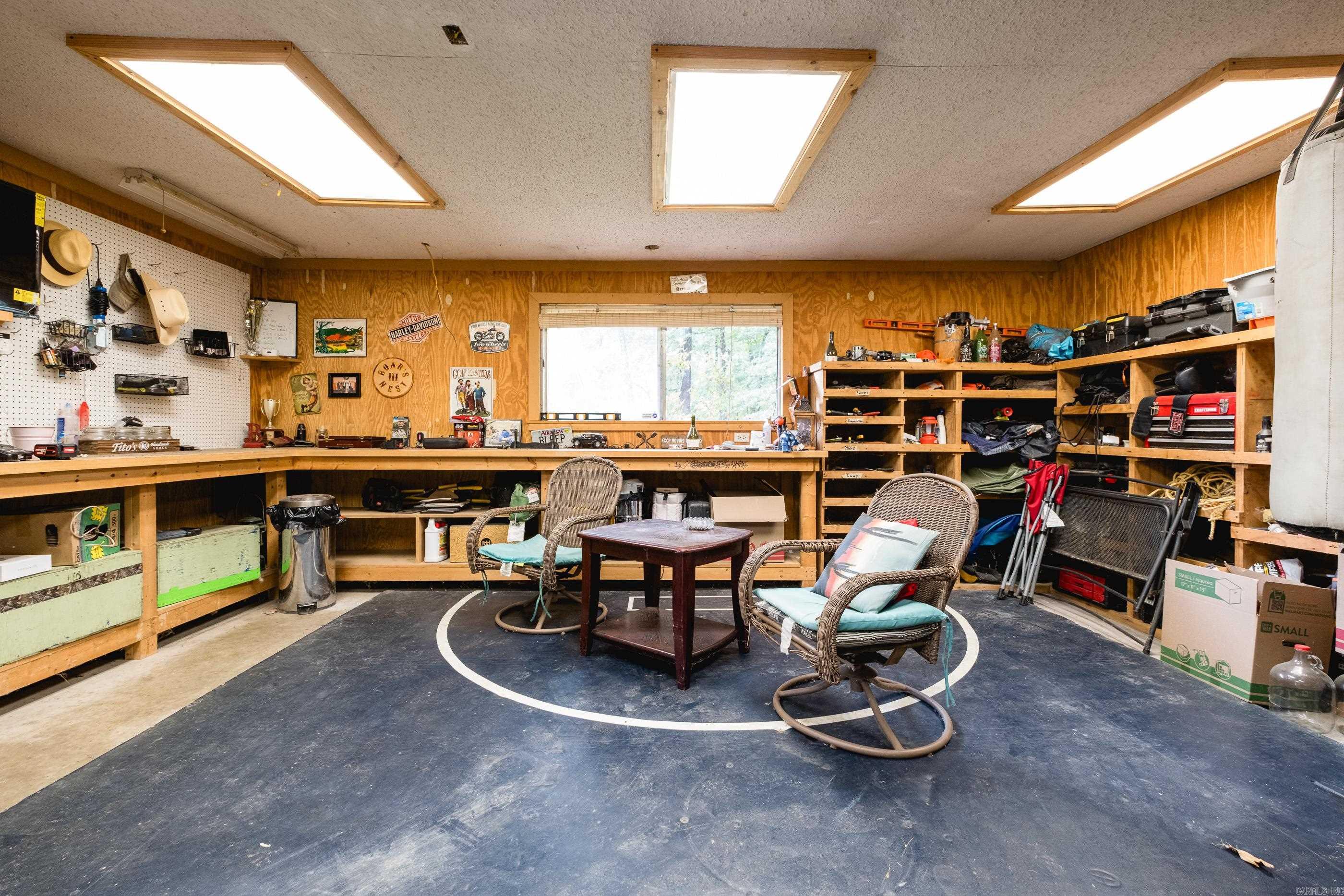MAUMELLE CLUB MANOR TO CRYSTAL - Residential