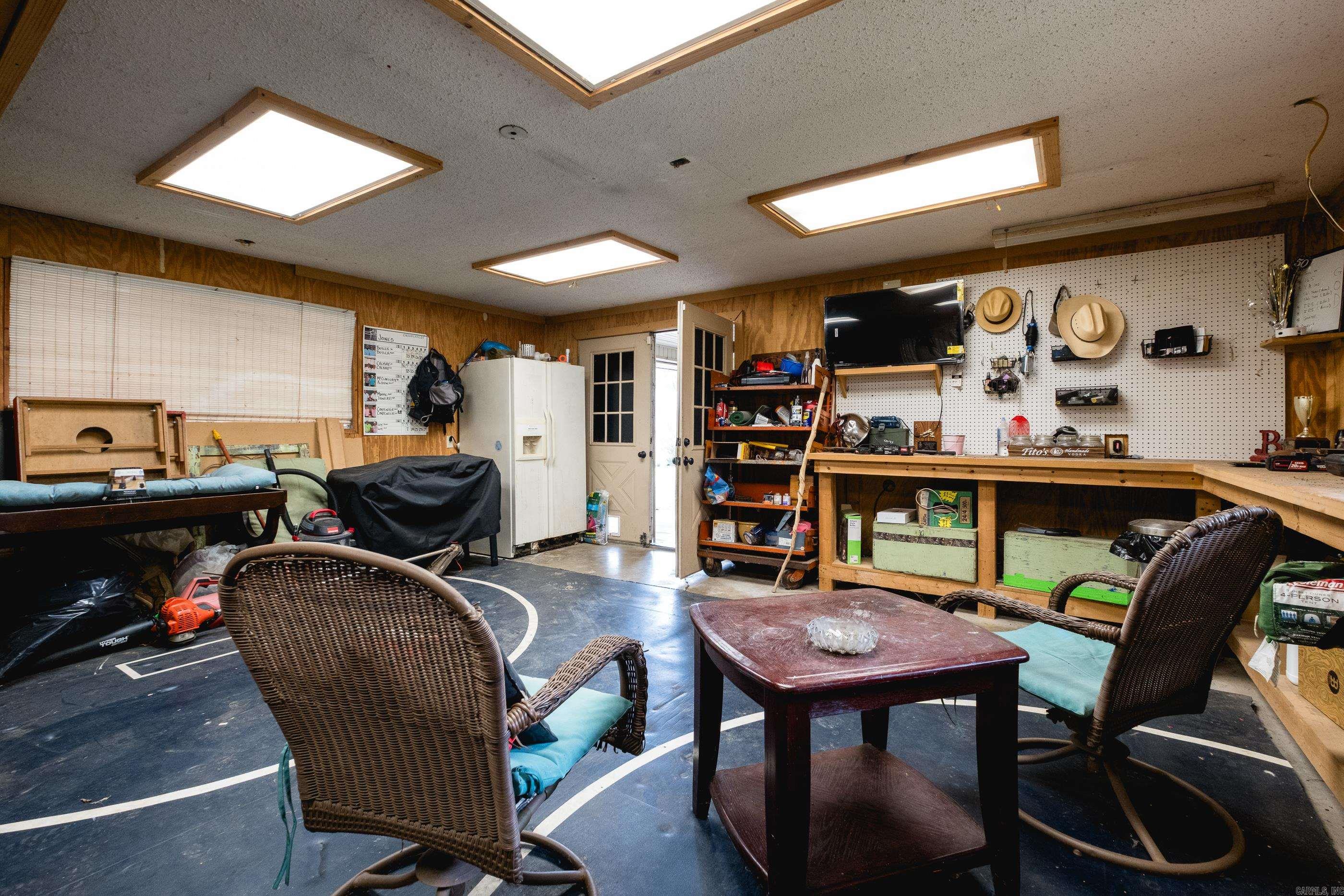 MAUMELLE CLUB MANOR TO CRYSTAL - Residential