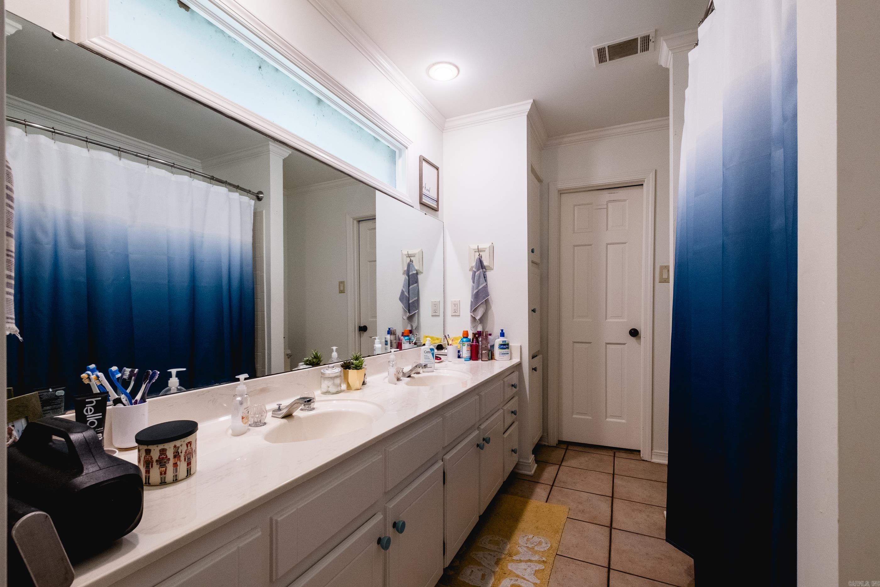 MAUMELLE CLUB MANOR TO CRYSTAL - Residential