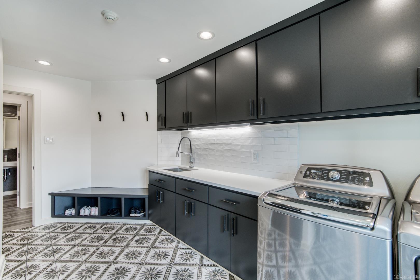 LAKEWOOD - Residential